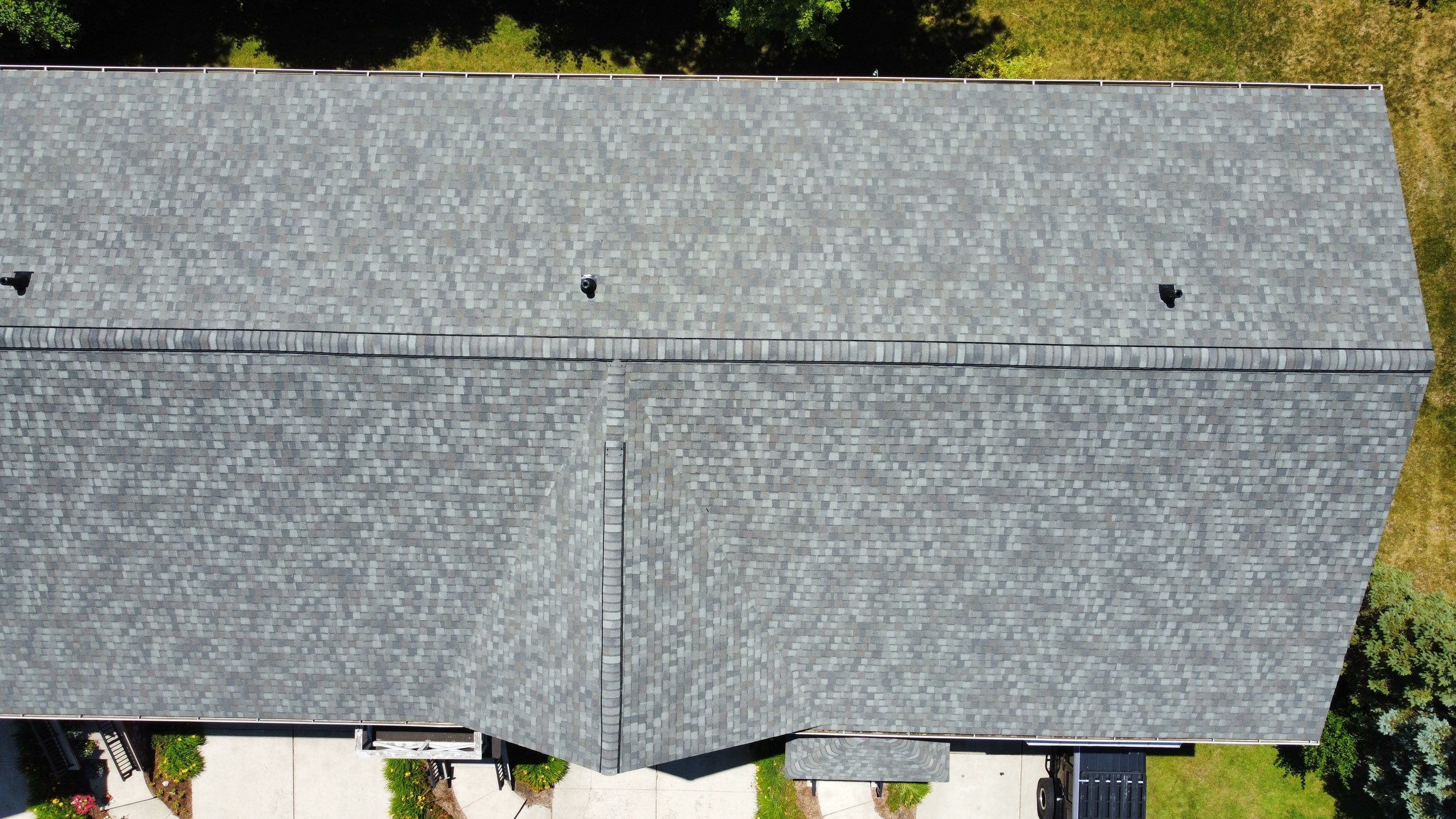 Roof Replacement - Condo Association   by Bloomfield Construction & Restoration