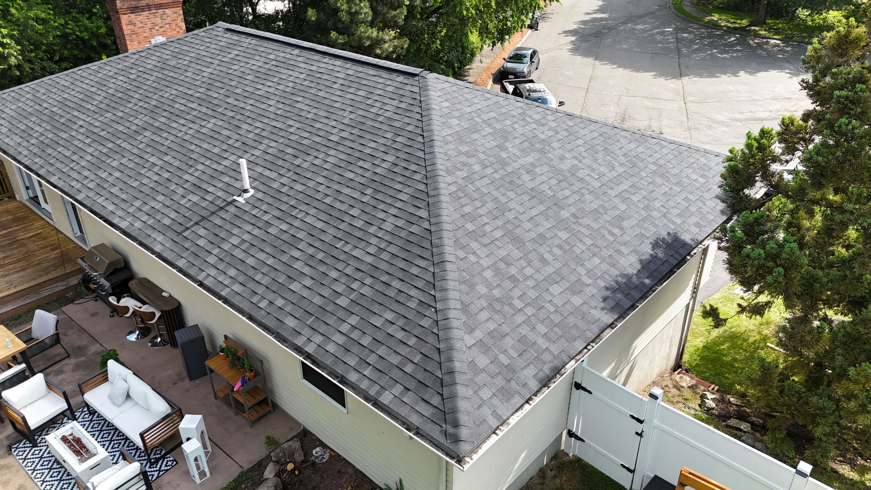 Full Roof Replacement in Saugus, MA – Owens Corning Duration, Onyx Black by JOHNNYS PRO