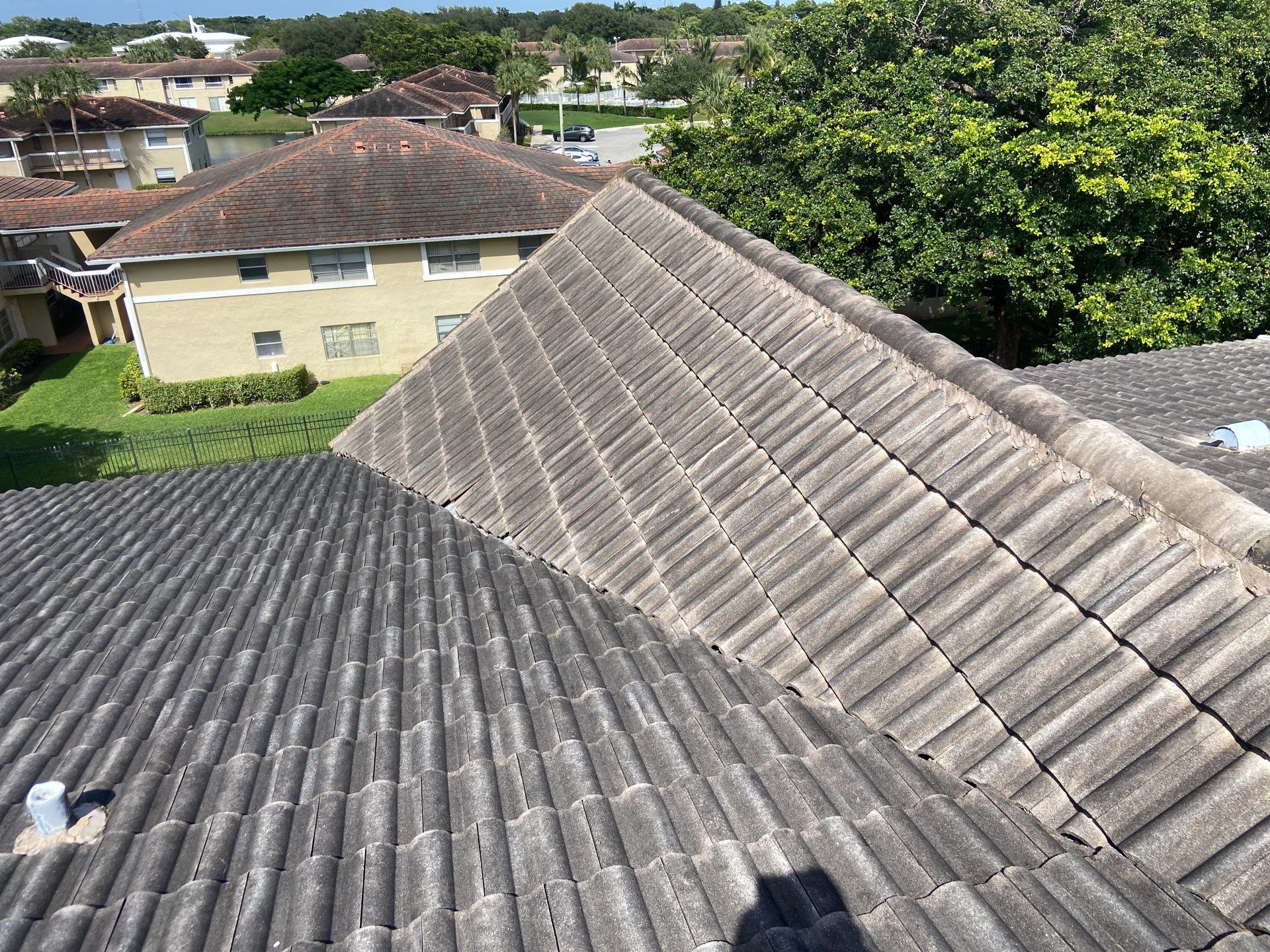 Commercial Roof Cleaning Coral Springs by BKB Pressure Cleaning LLC