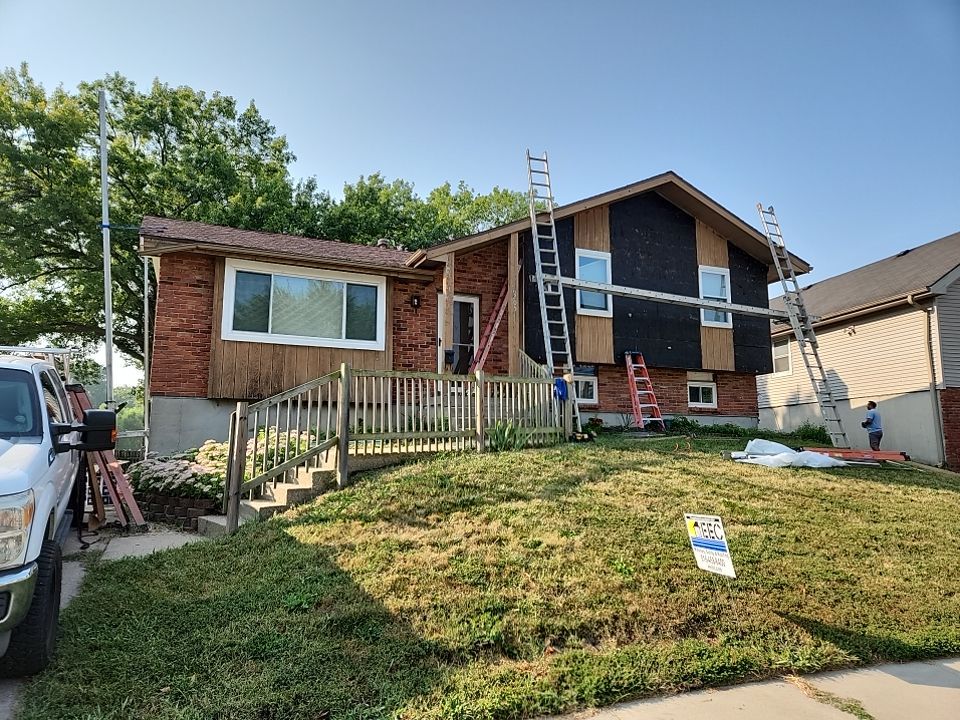 Siding Installation using Crane board D7 by EEC  Windows, Siding & Roofing 
