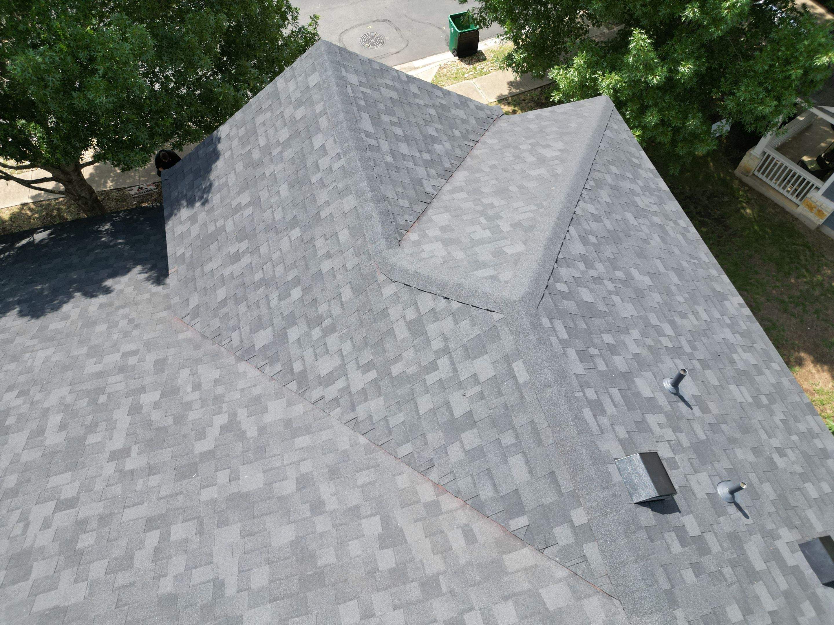 Onyx Black - Owens Corning TruDefinition Duration by RoofsOnly.com