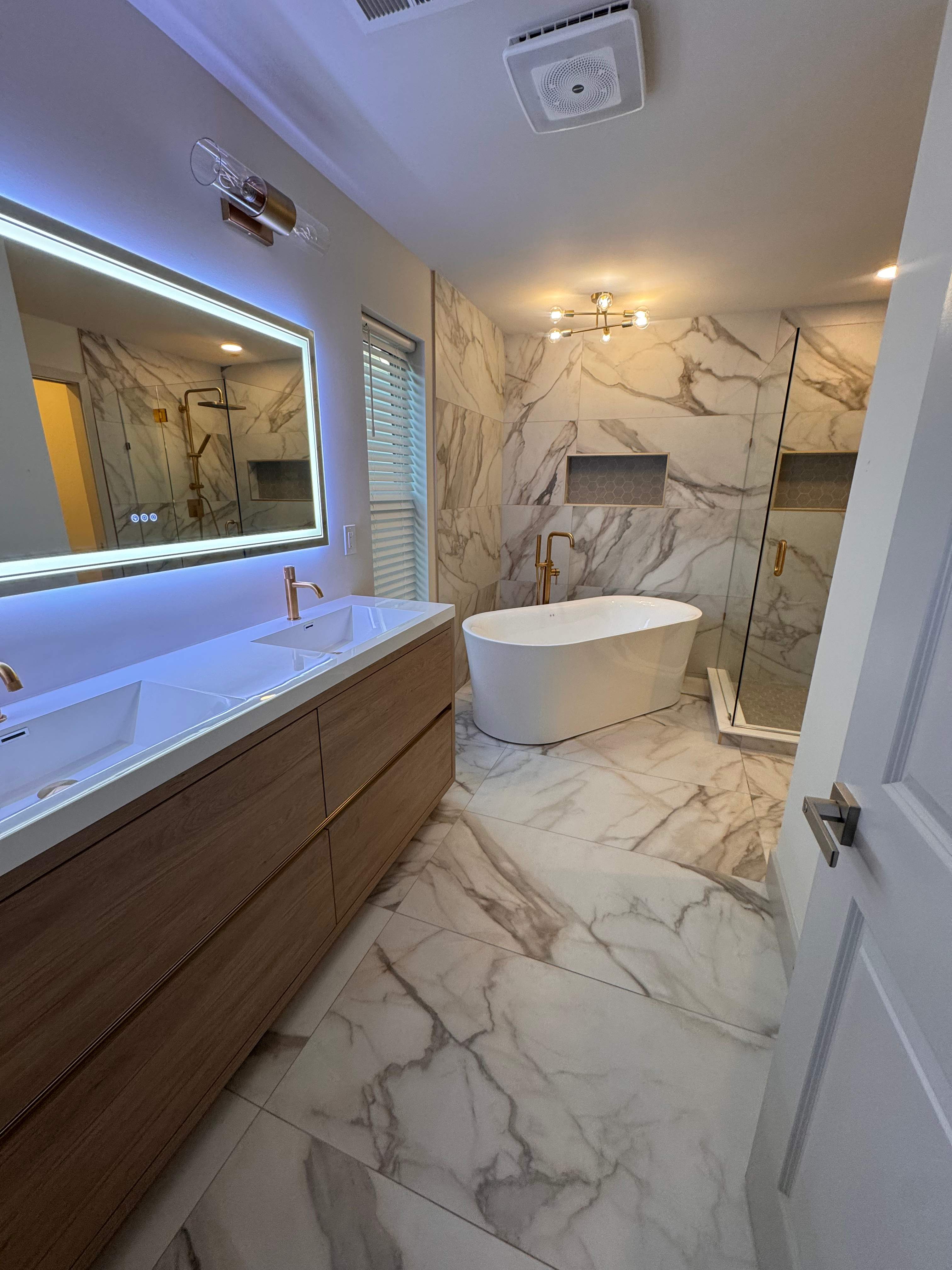 Master bathroom renovation by Prudencio
