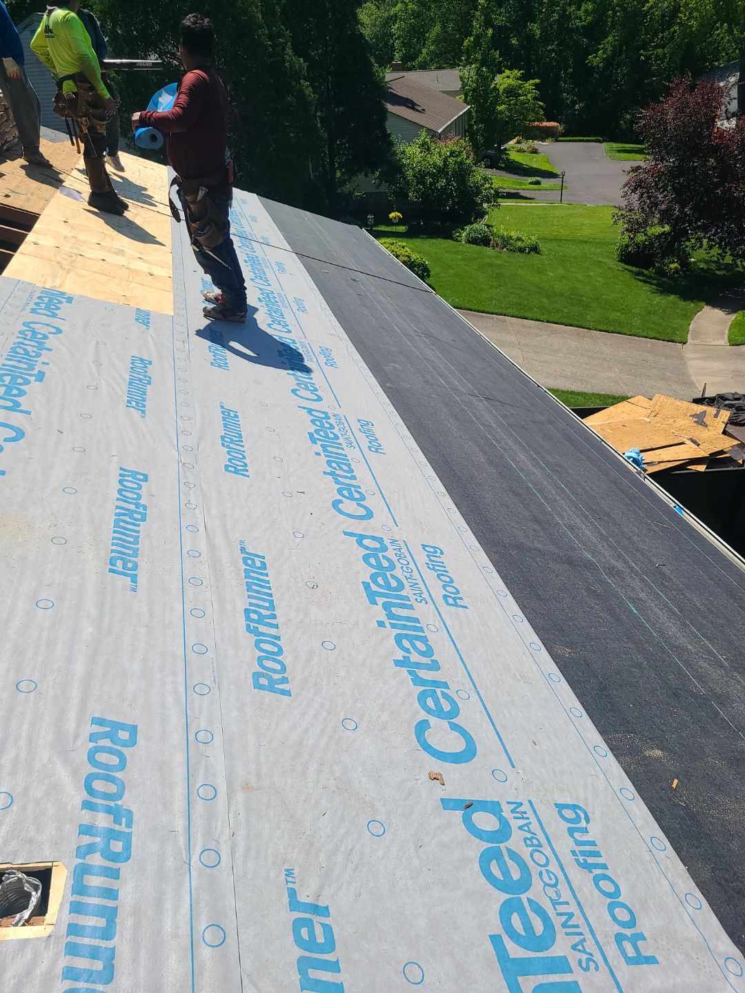 Burke: CertainTeed Landmark Designer Shingles in Moire Black by RM Banning, Inc.