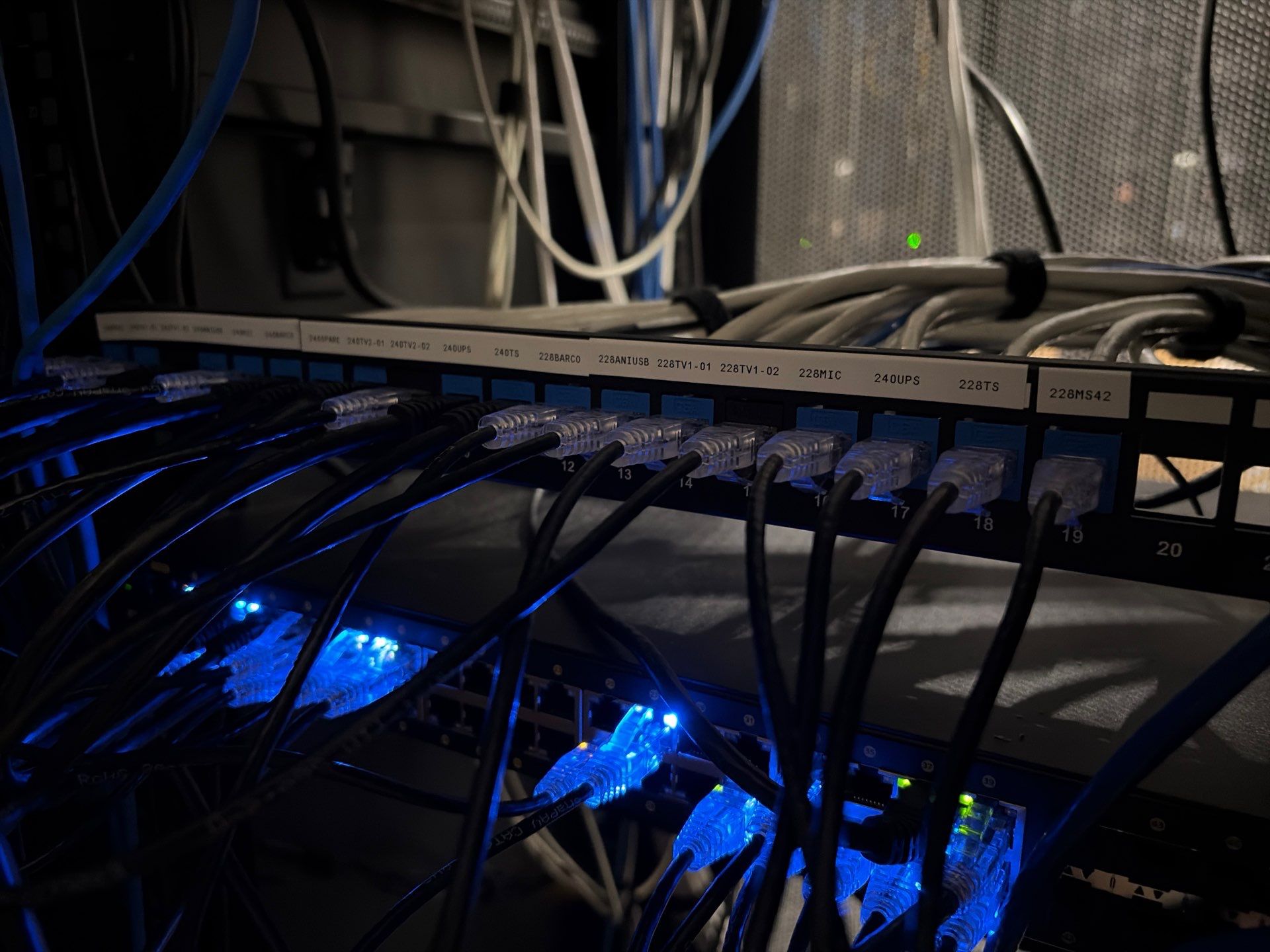 Advanced Commercial AV System Integration for Warren County EOC by Techkinect