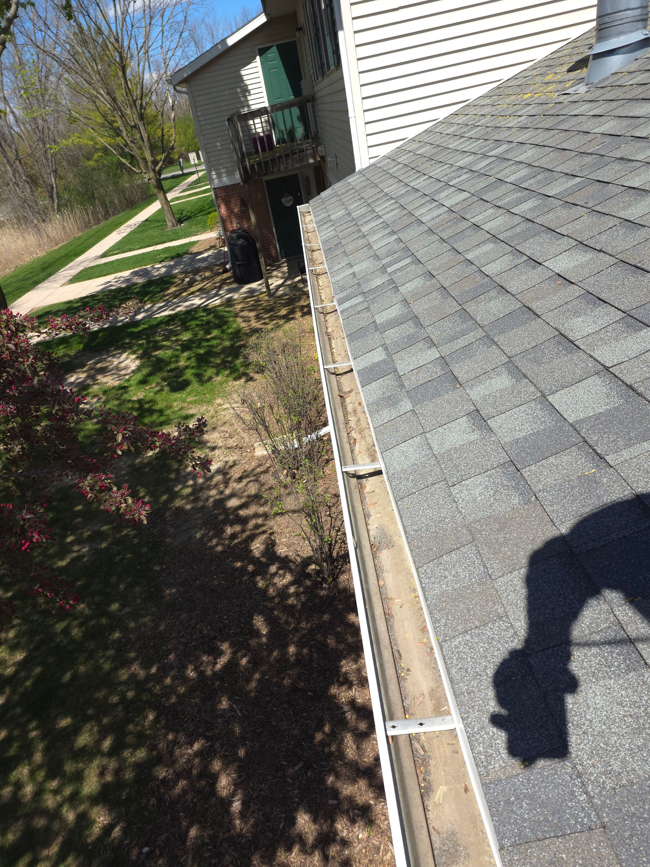 Commercial gutter cleaning Green Bay after photo with clean gutters
