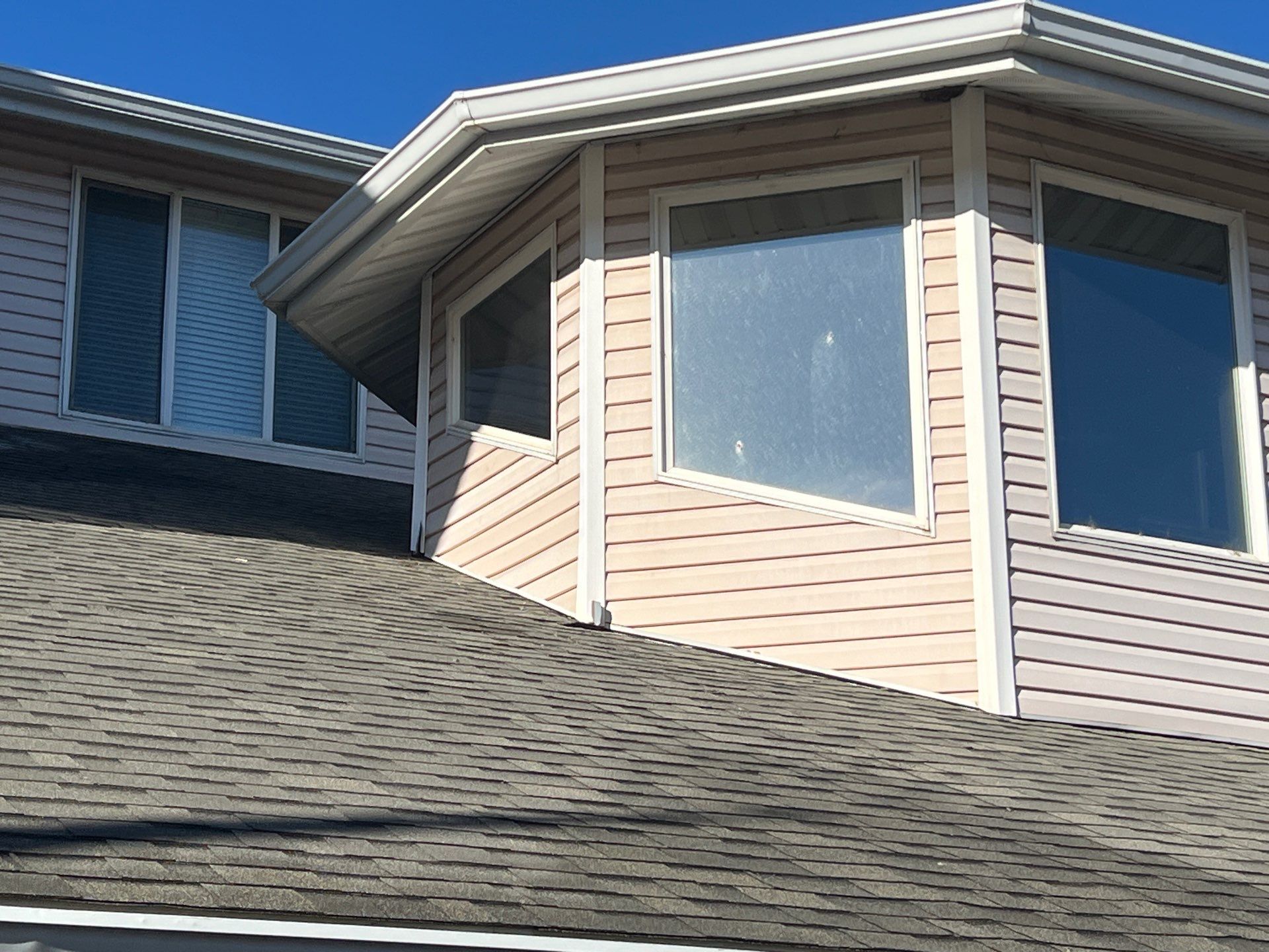 North Logan | Custom Aluminum Parapets & Designer Vinyl | Sand by Ideal Siding Utah