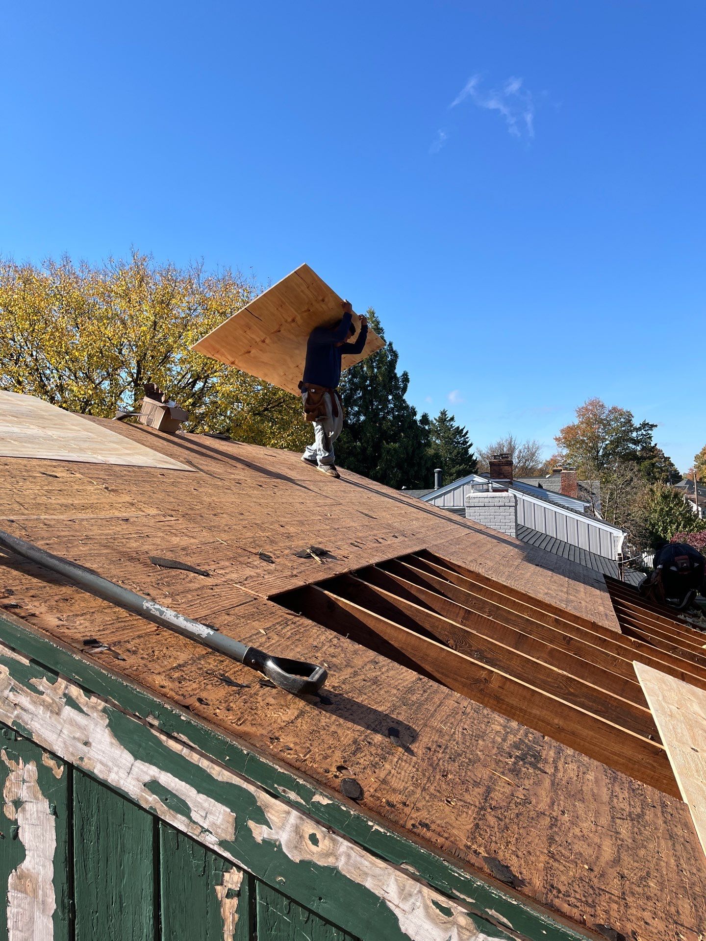 Arlington: Residential Roof Replacement with CertainTeed Landmark Pro Designer Shingles in Max Def Charcoal Black by RM Banning, Inc.