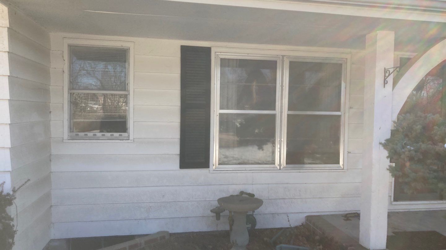 Window Installation using Heartland Elite by EEC  Windows, Siding & Roofing 