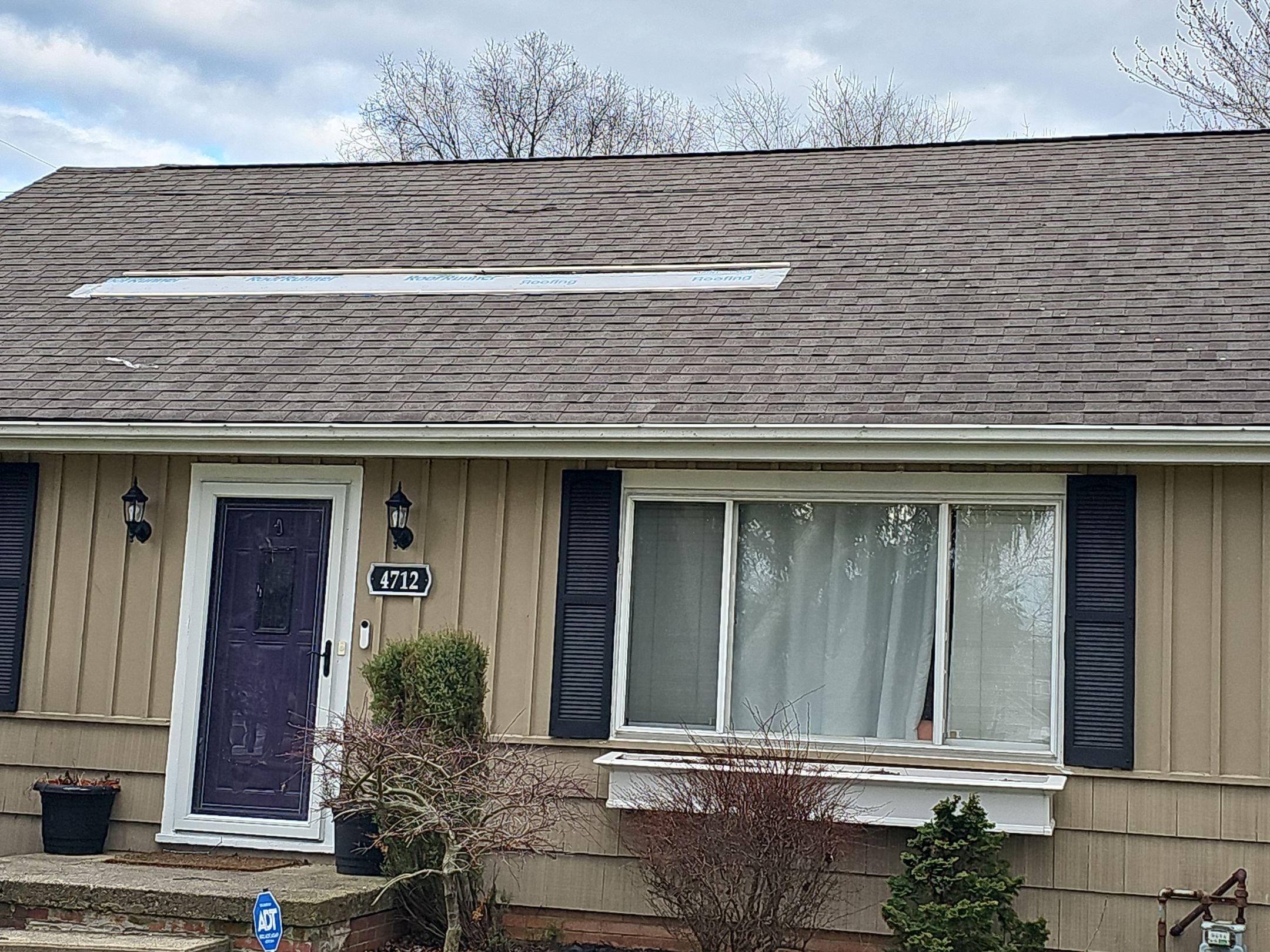 ATLAS PINNACLE COLOR: WEATHERED SHADOW by Eagle Eye Roofing