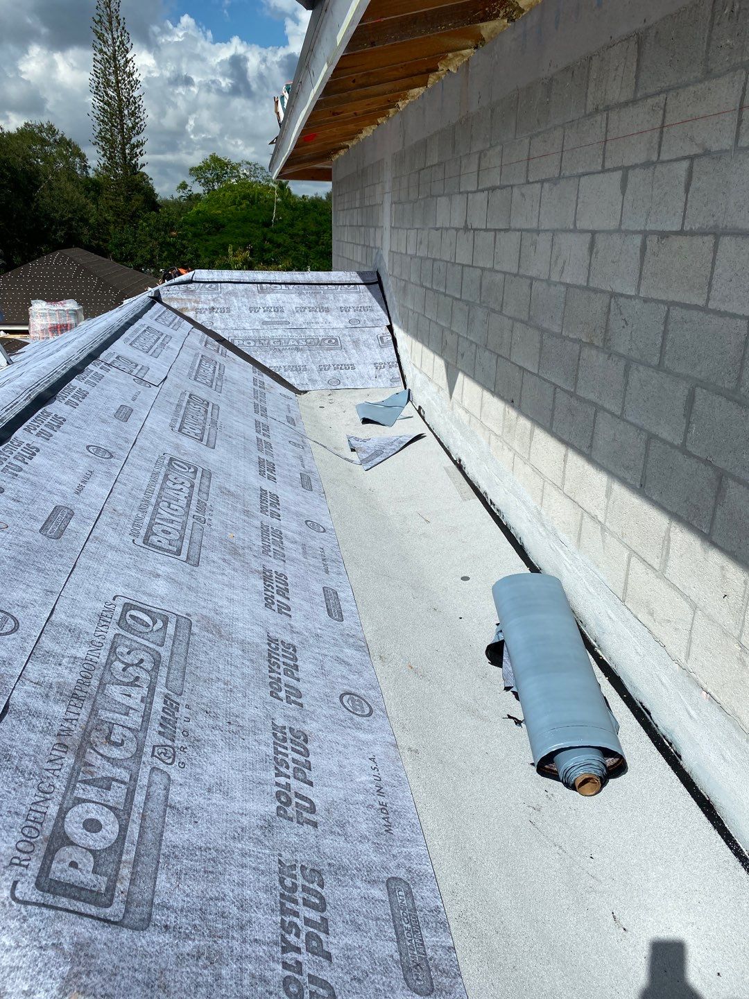 Crown Windsor Slate - Charcoal Black Color by Istueta Roofing