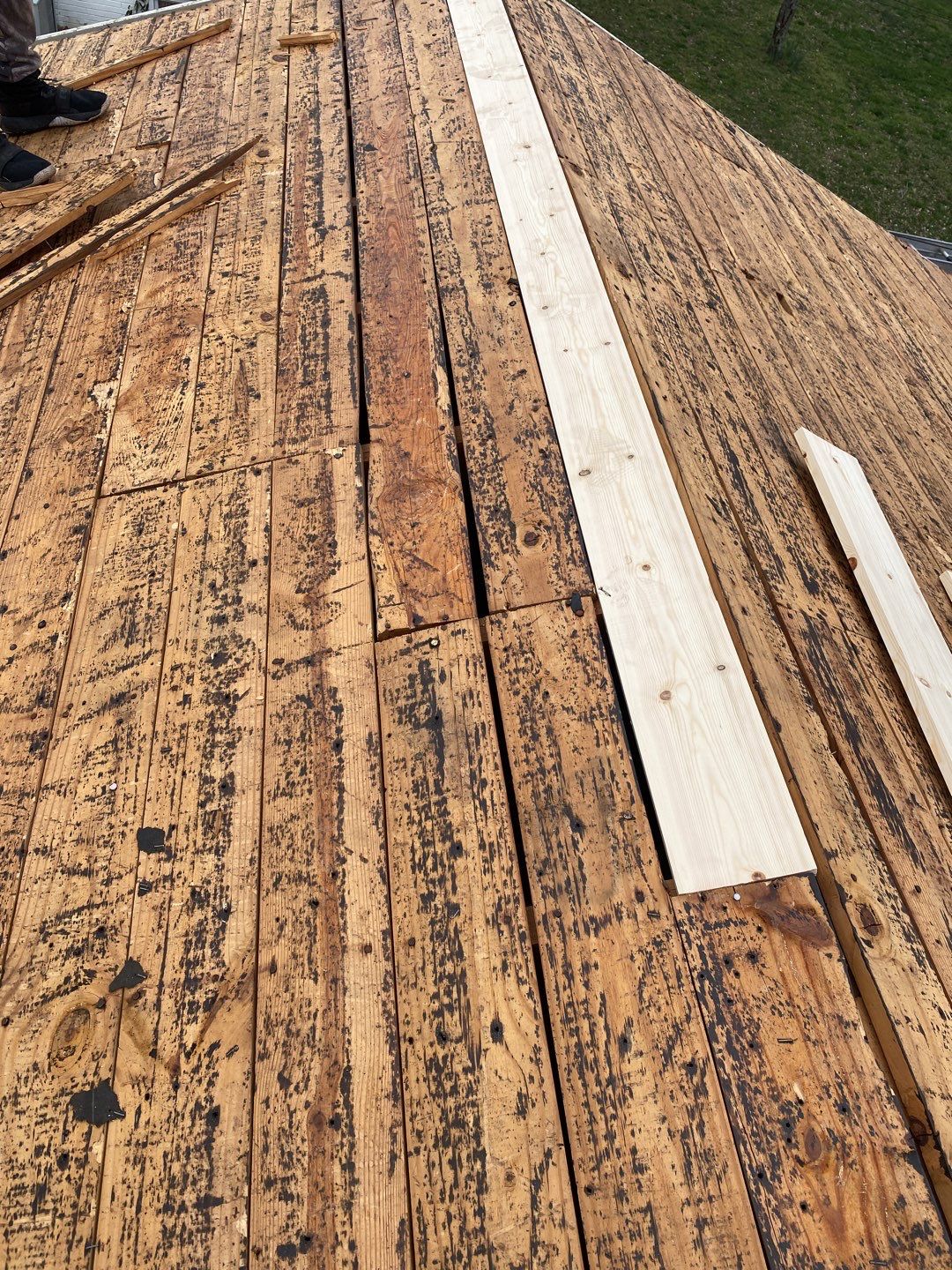 Residential Roofing Installation using Owens Corning Oakridge Roofing System by Undersun Roofing 