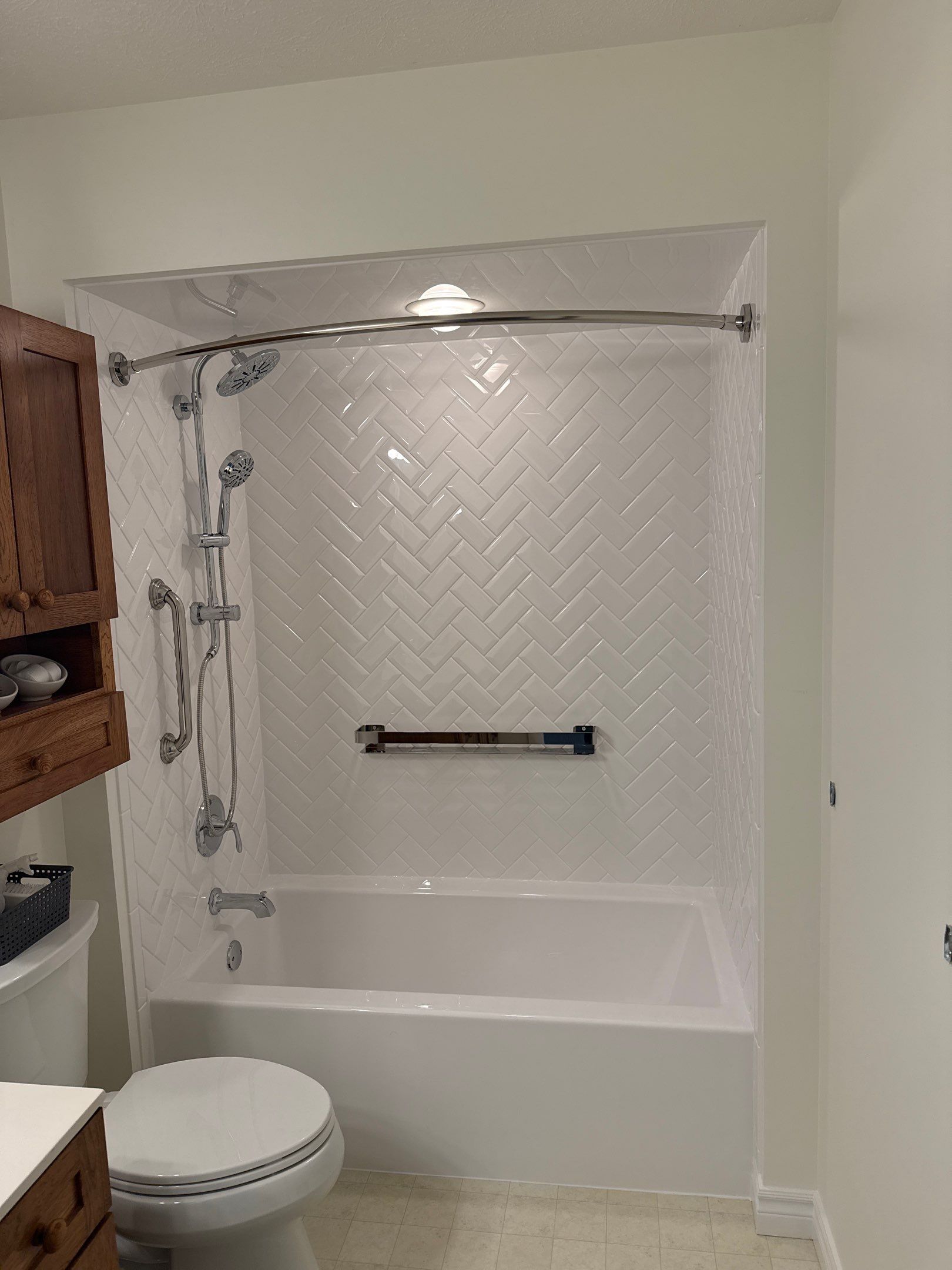 Williamsburg Jacuzzi Bath & Shower Remodel by Rainbow Seamless Systems
