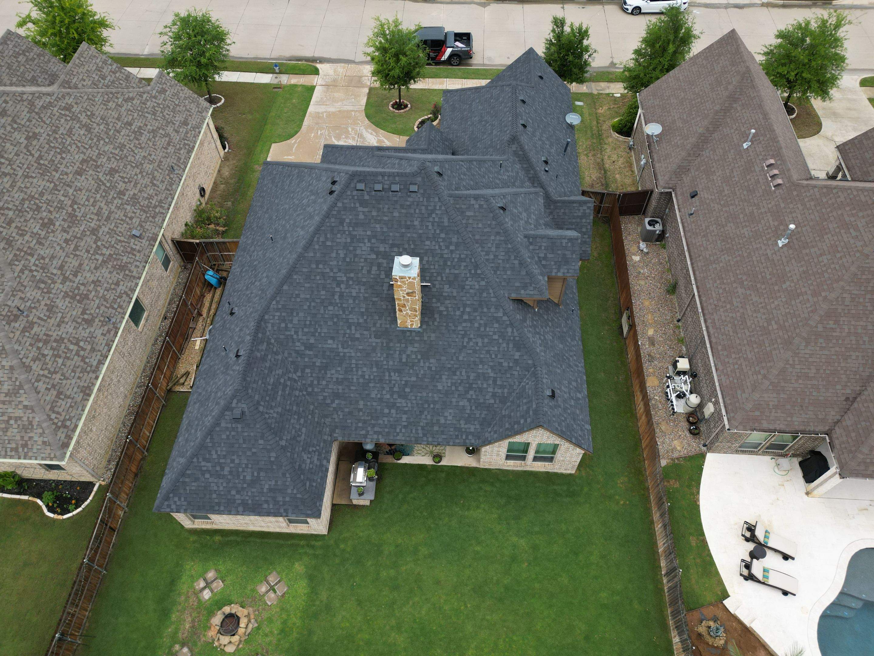 Onyx Black - Owens Corning TruDefinition Duration by RoofsOnly.com