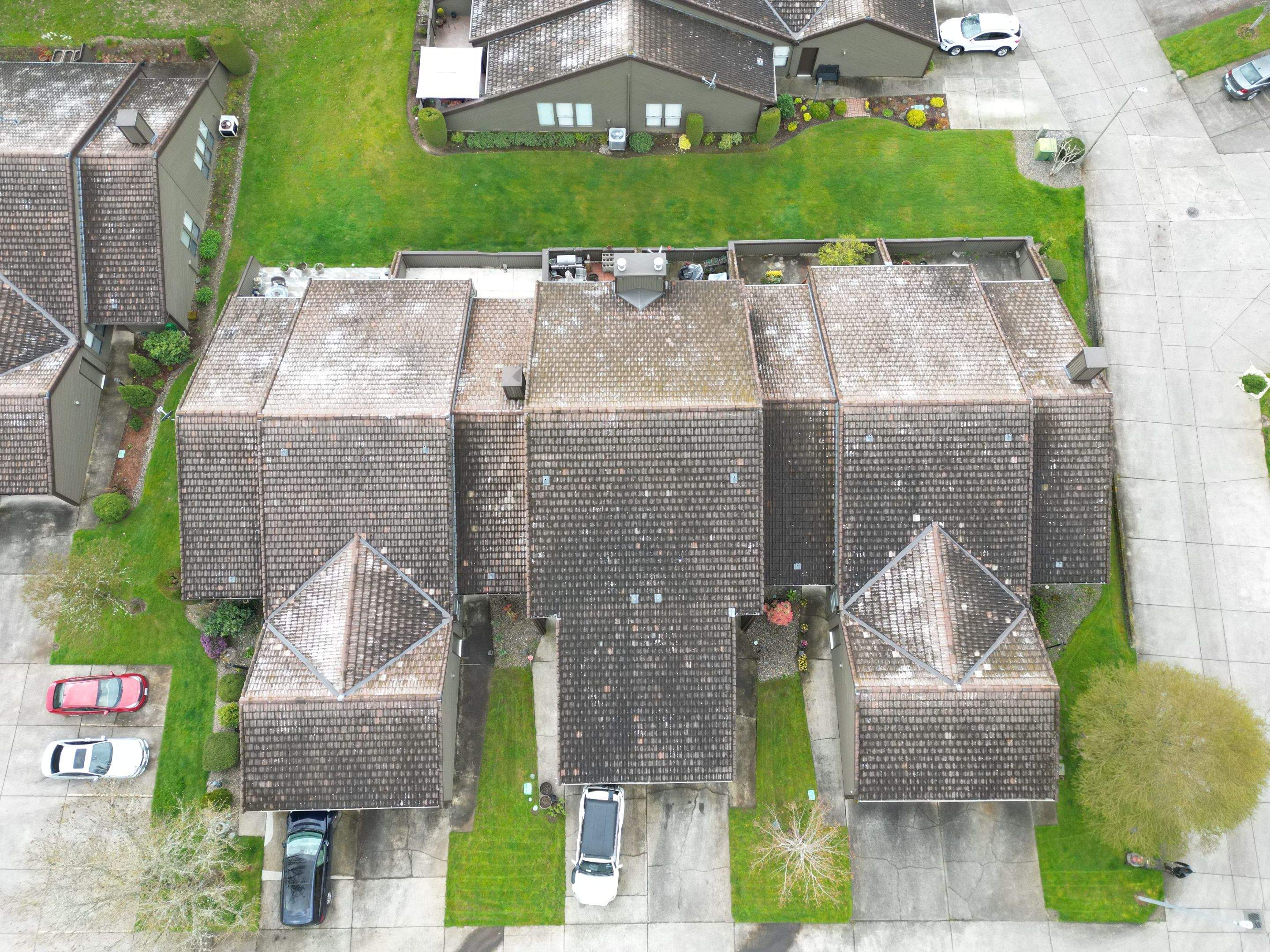 Large scale roof cleaning by Hawthorne General Construction