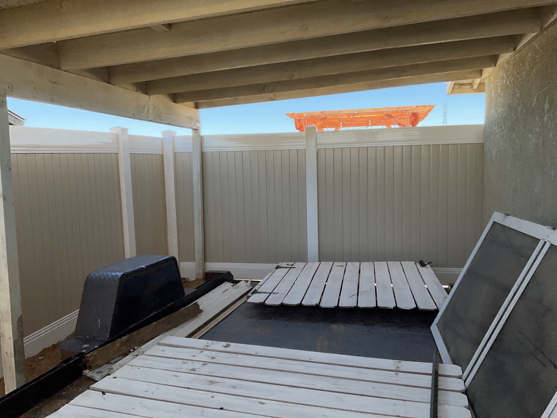 Fence Installation using Vinyl by Fence Guys Inc.