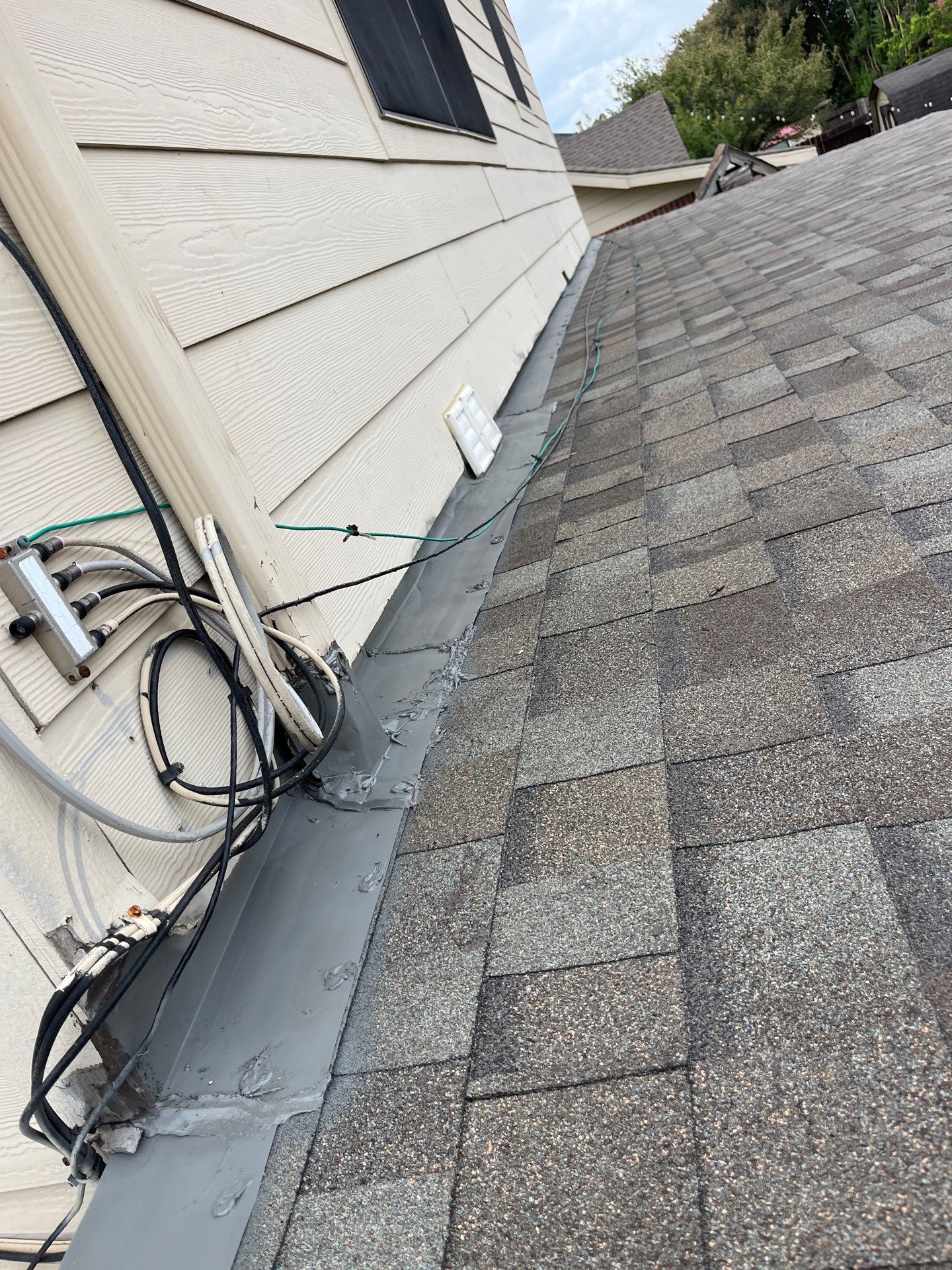 Residential Roofing Installation using Owen's Corning Duration (Lifetime) Shingles by Roof Repair Company