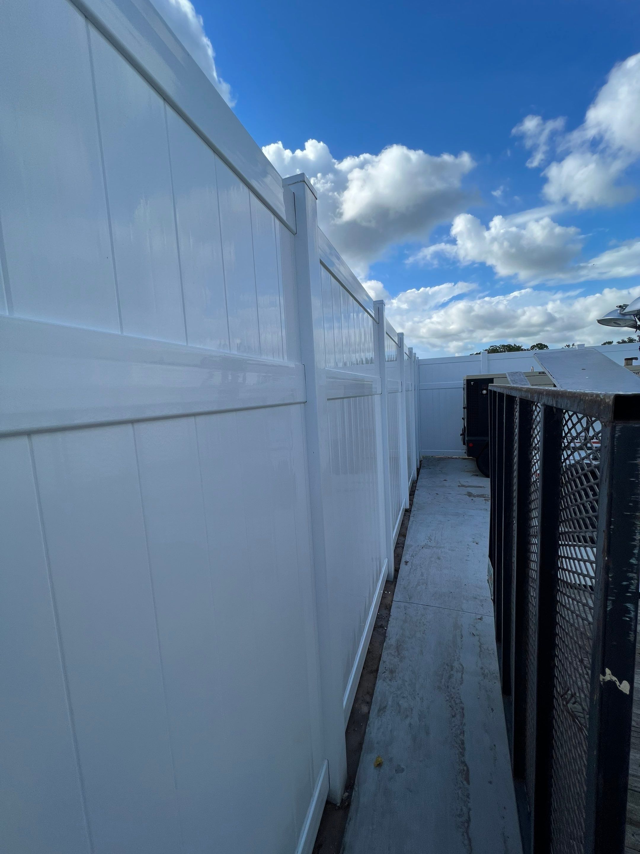 Palmetto, FL 6+2 White Vinyl Privacy Fence by Asap fence and gates, LLC