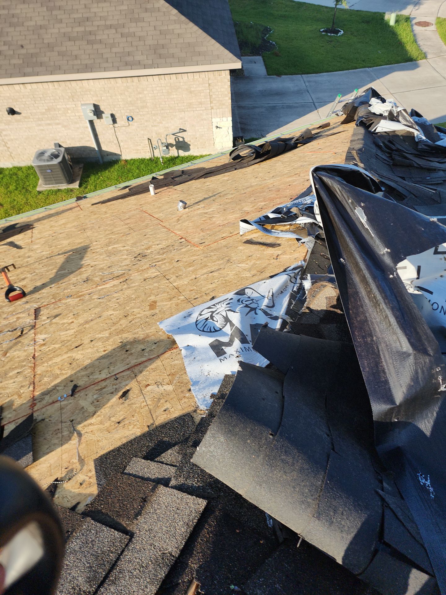 Residential Roofing Installation using Owen's Corning Duration (Lifetime) Shingles by Roof Repair Company