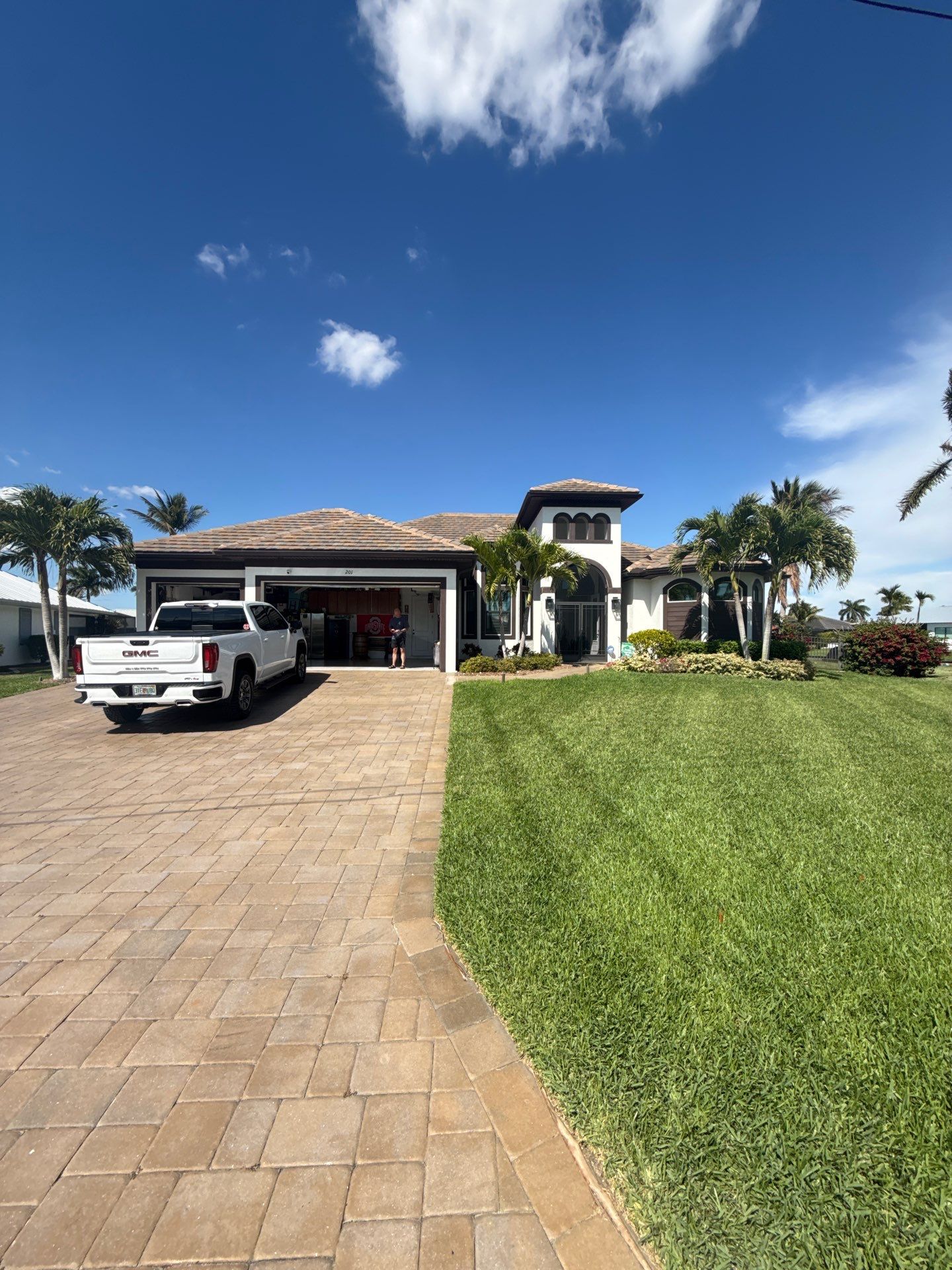 6 Inch Seamless Gutters using Musket Brown Seamless Gutters in Cape Coral FL by Gutter Professors