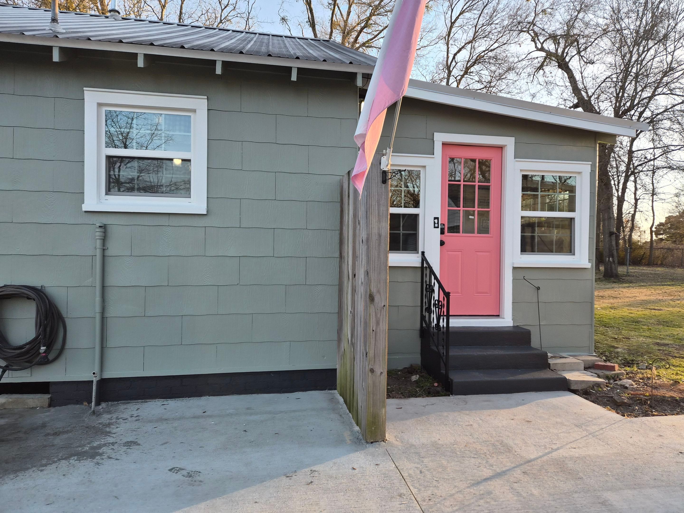 Cute Home Receives Exterior Upgrade in Hawkins, Texas by Quality Coats Painting