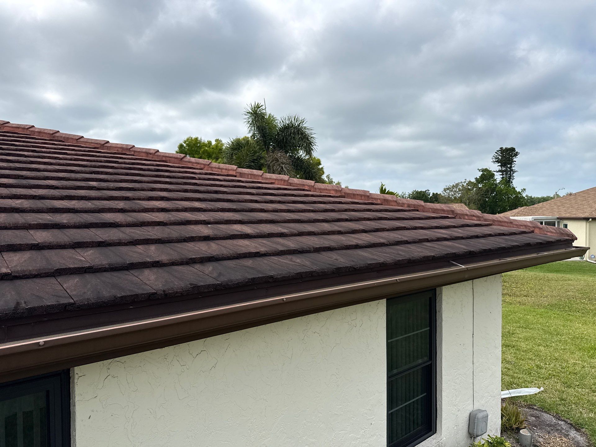 Tile Roof Cleaning – Vivenda at Bradenton I (Same-Day Service & Facebook Review) by Sunshine AquaWash