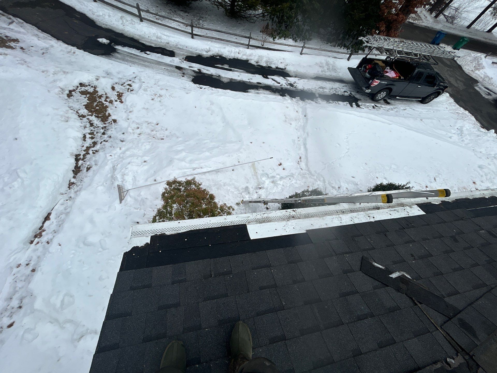 Ice Dam Removal & Snow Removal in Billerica, MA  by Mighty Dog Roofing of Greater Middlesex County