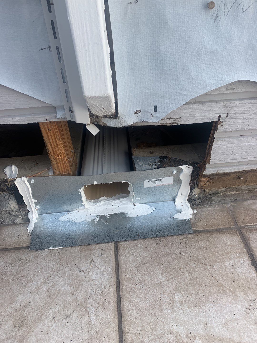 Commercial White Gutter Installation un Sanibel FL by Gutter Professors