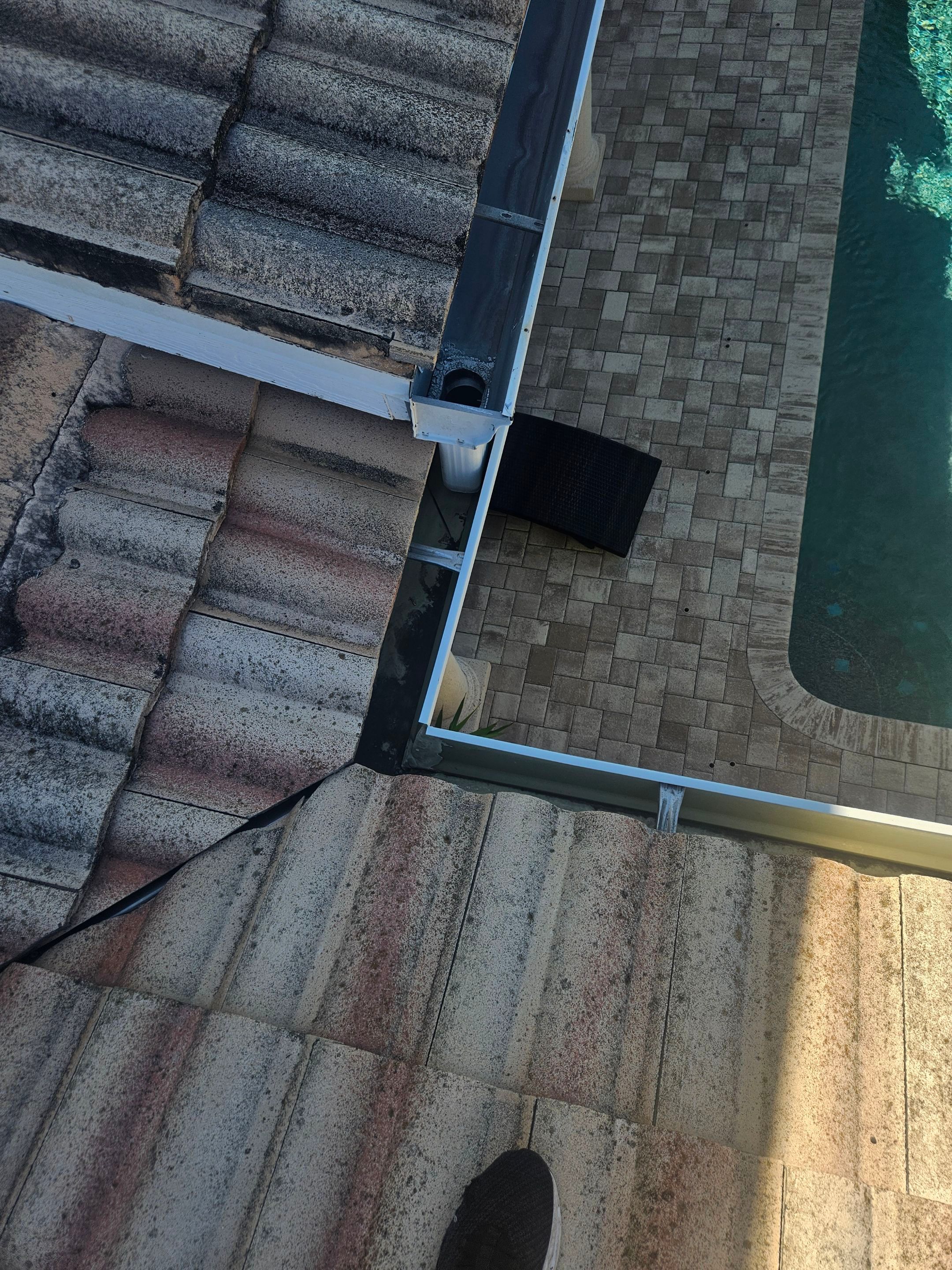 Gutter Cleaning in Sarasota FL by Gutter Professors