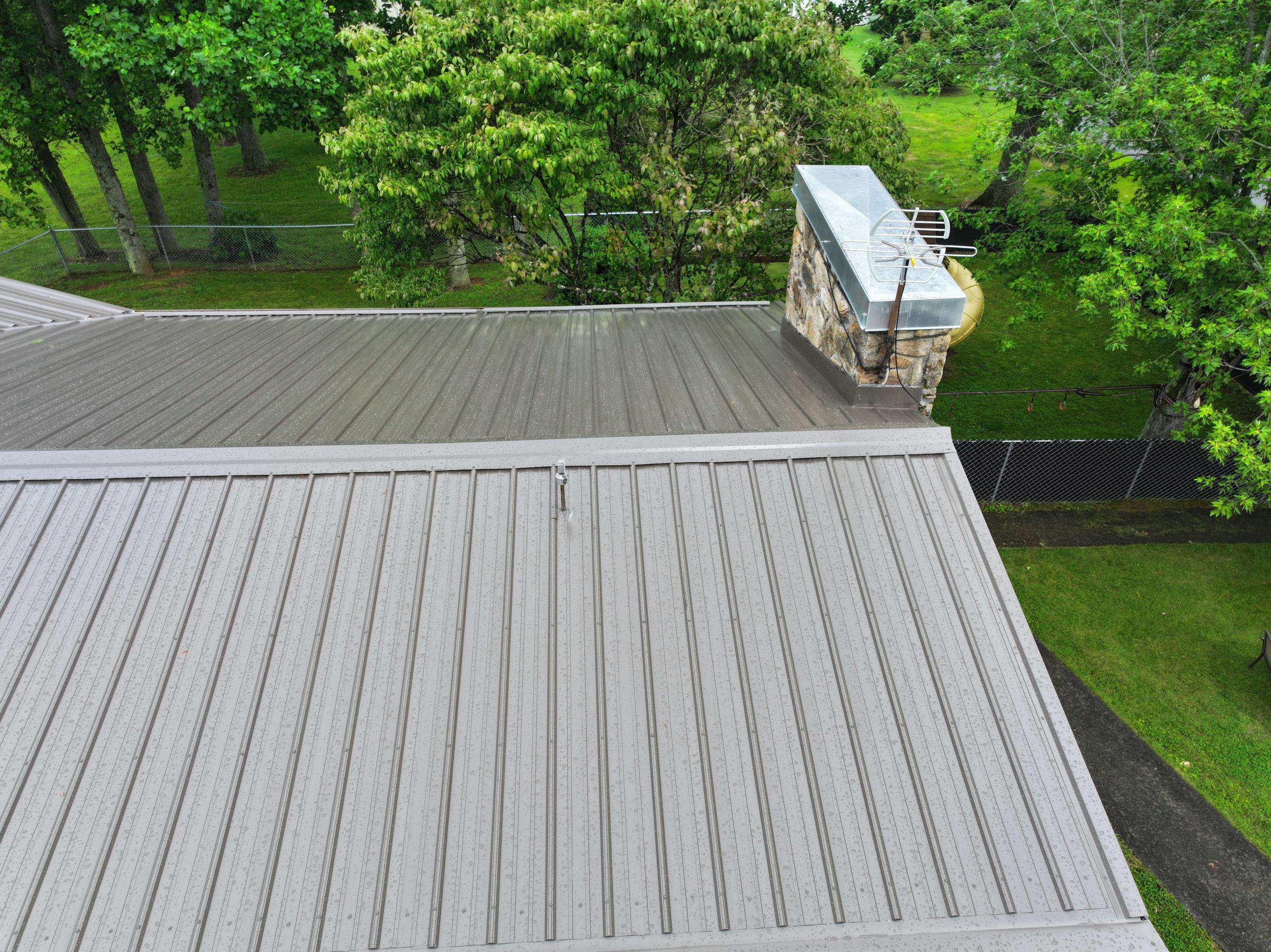 Miller Residence by Omnia Roofing