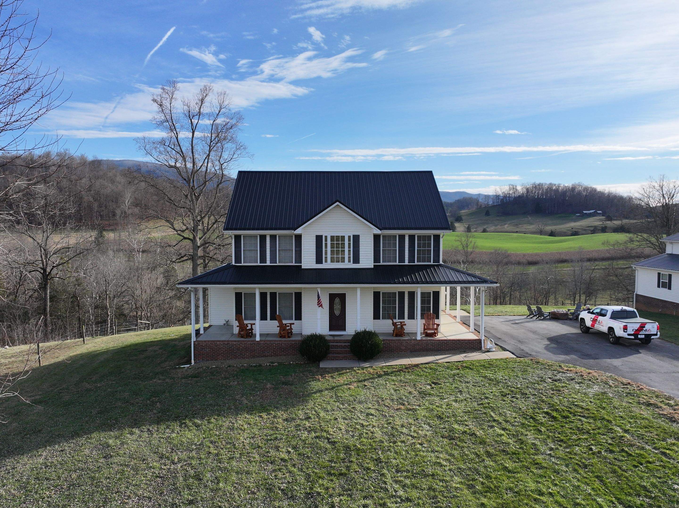 Cogan Residence by Omnia Roofing