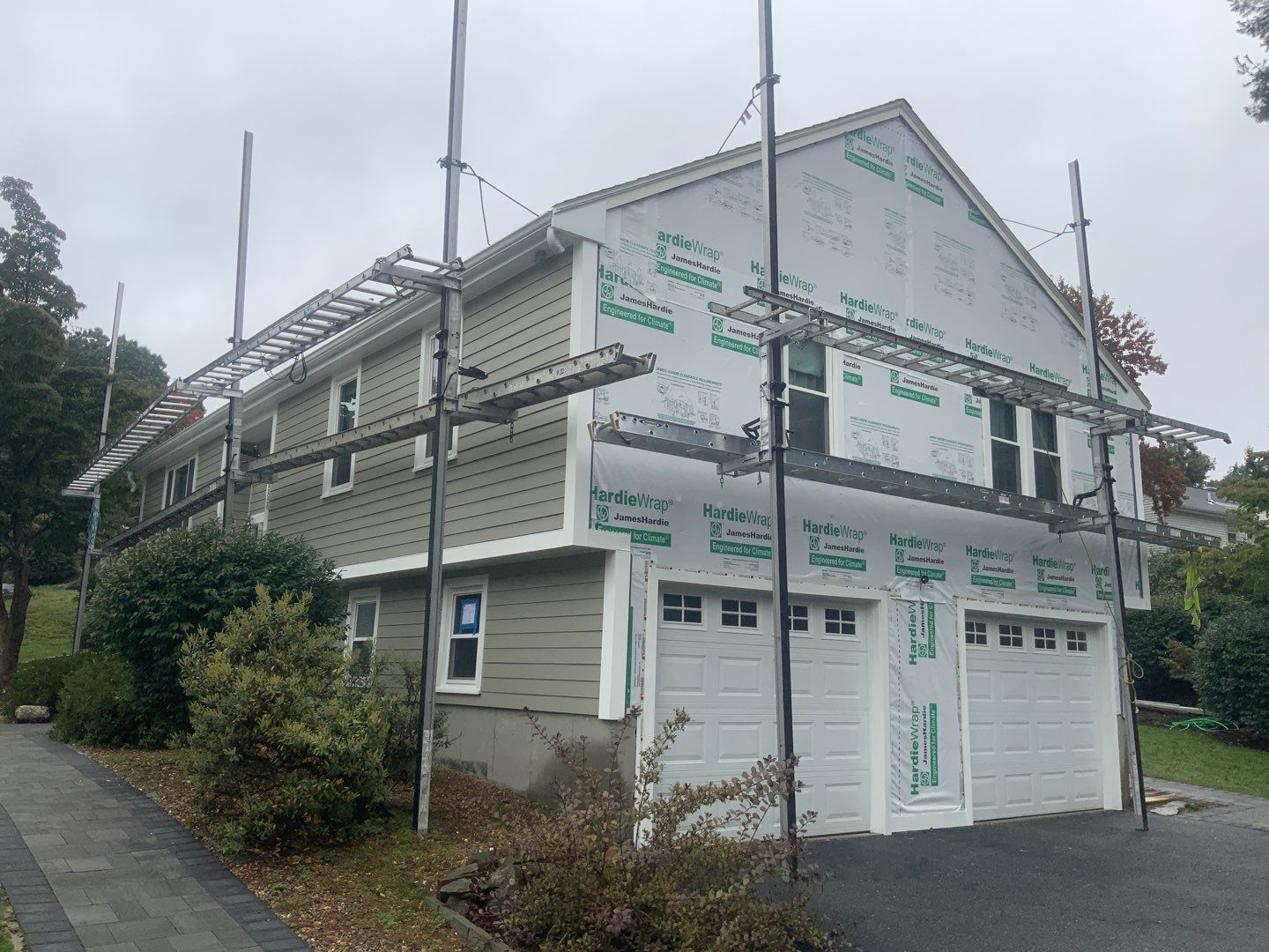 Premium James Hardie Fiber Cement Siding Installation by UBrothers Construction