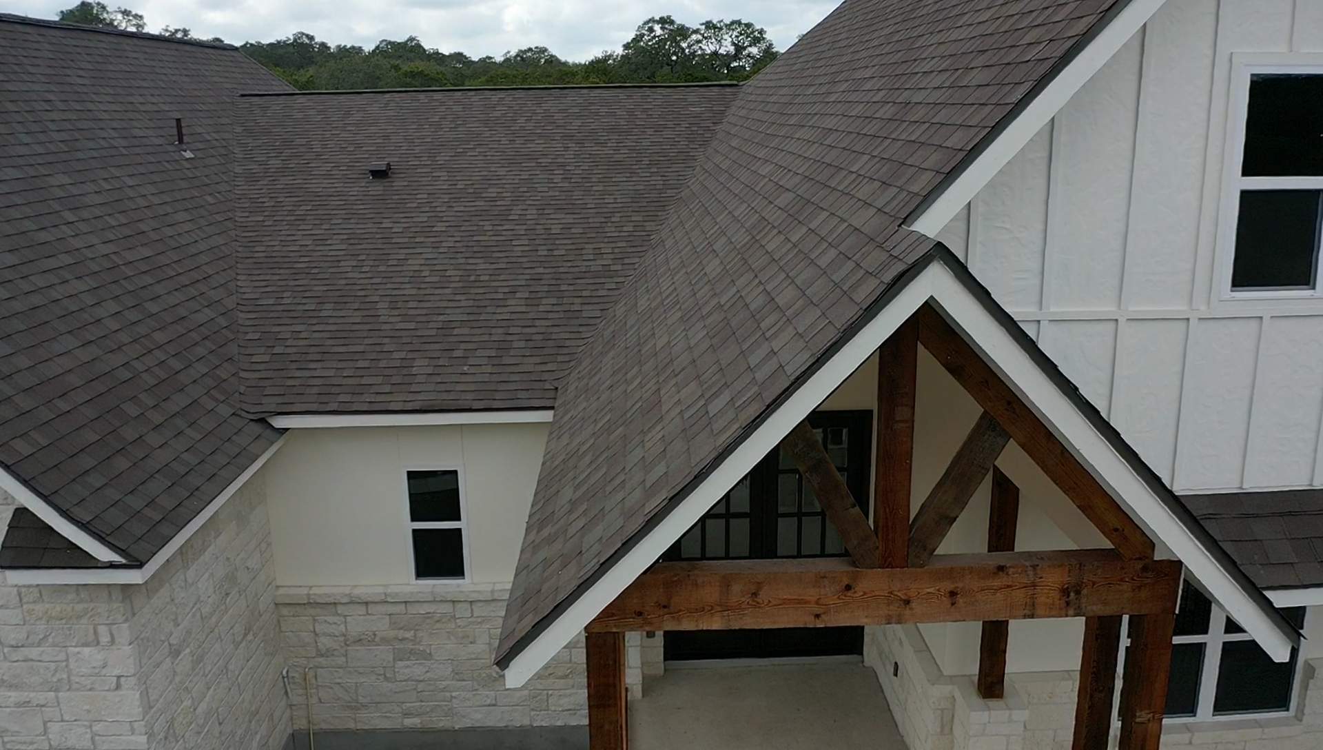New Home Construction using Owens Corning 30 year Architectural Shingles by Premier Roofing and Contracting