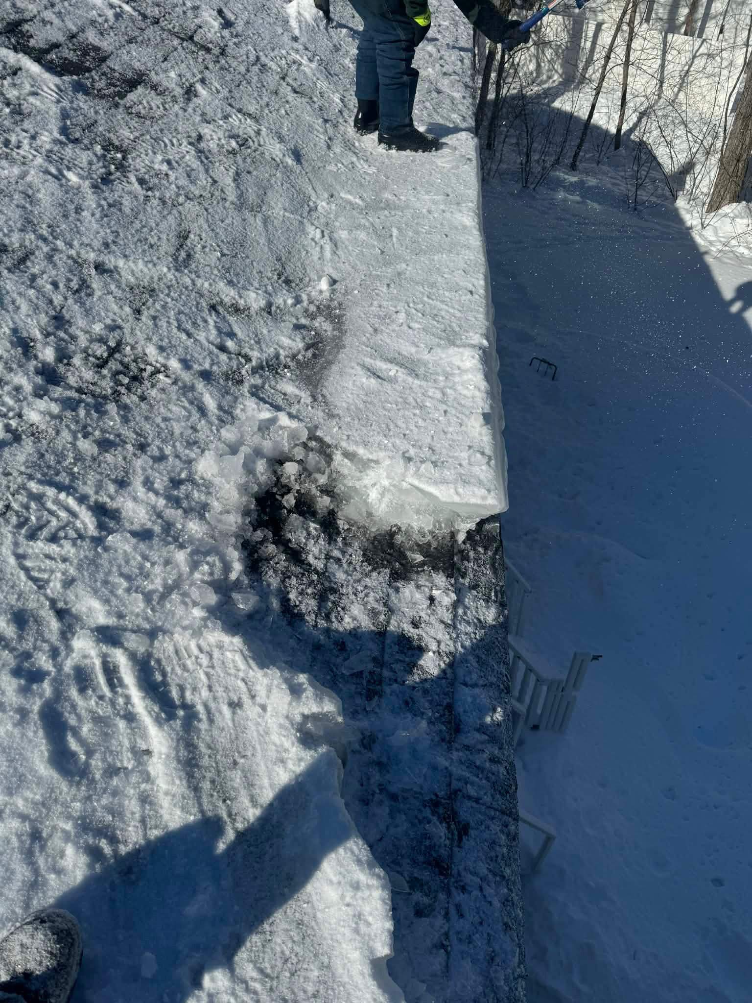 Ice Dam Removal & Snow Removal in Tewksbury, MA by Mighty Dog Roofing of Greater Middlesex County