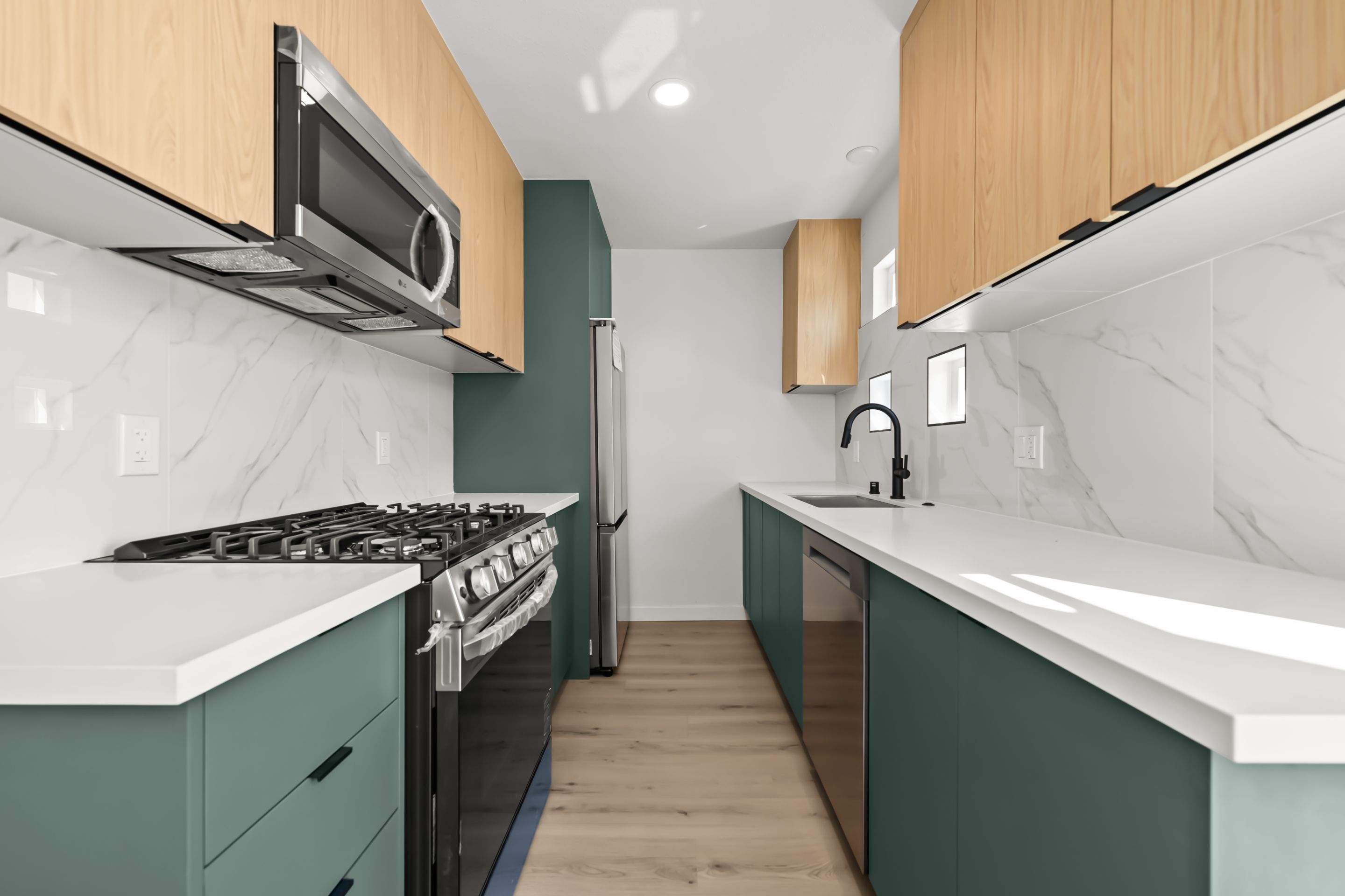 Project in 2140 Howard with 17 units by M1 Builds, Inc.