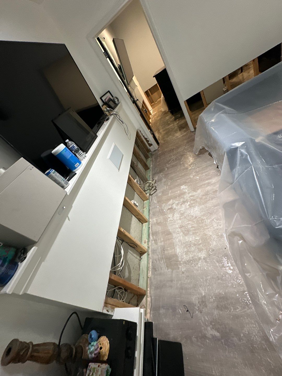 Full-Service Water Damage Mitigation and Structural Drying in Lone Jack by Fine Restoration