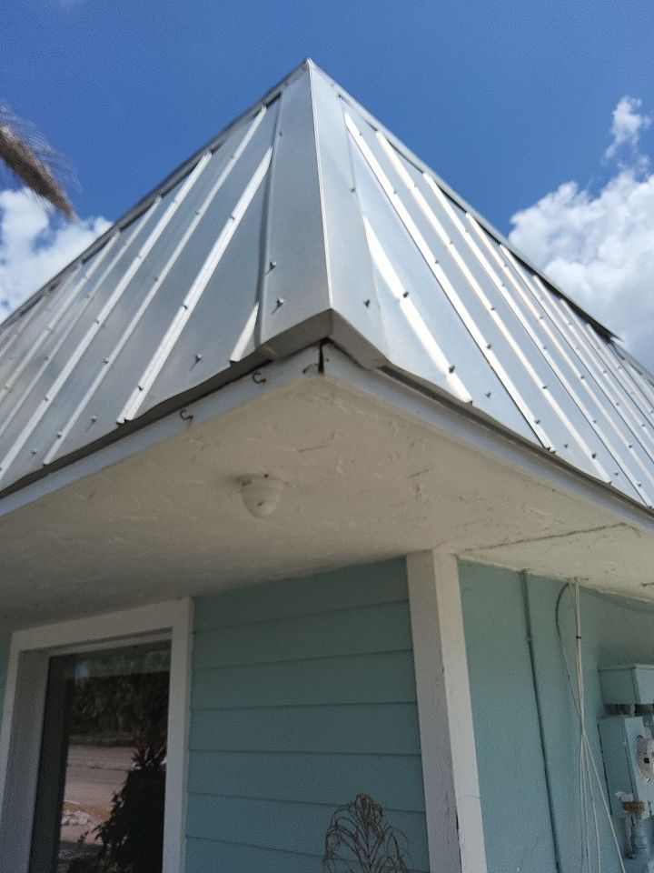 7-Inch Seamless Gutters in Sanibel FL by Gutter Professor by Gutter Professors