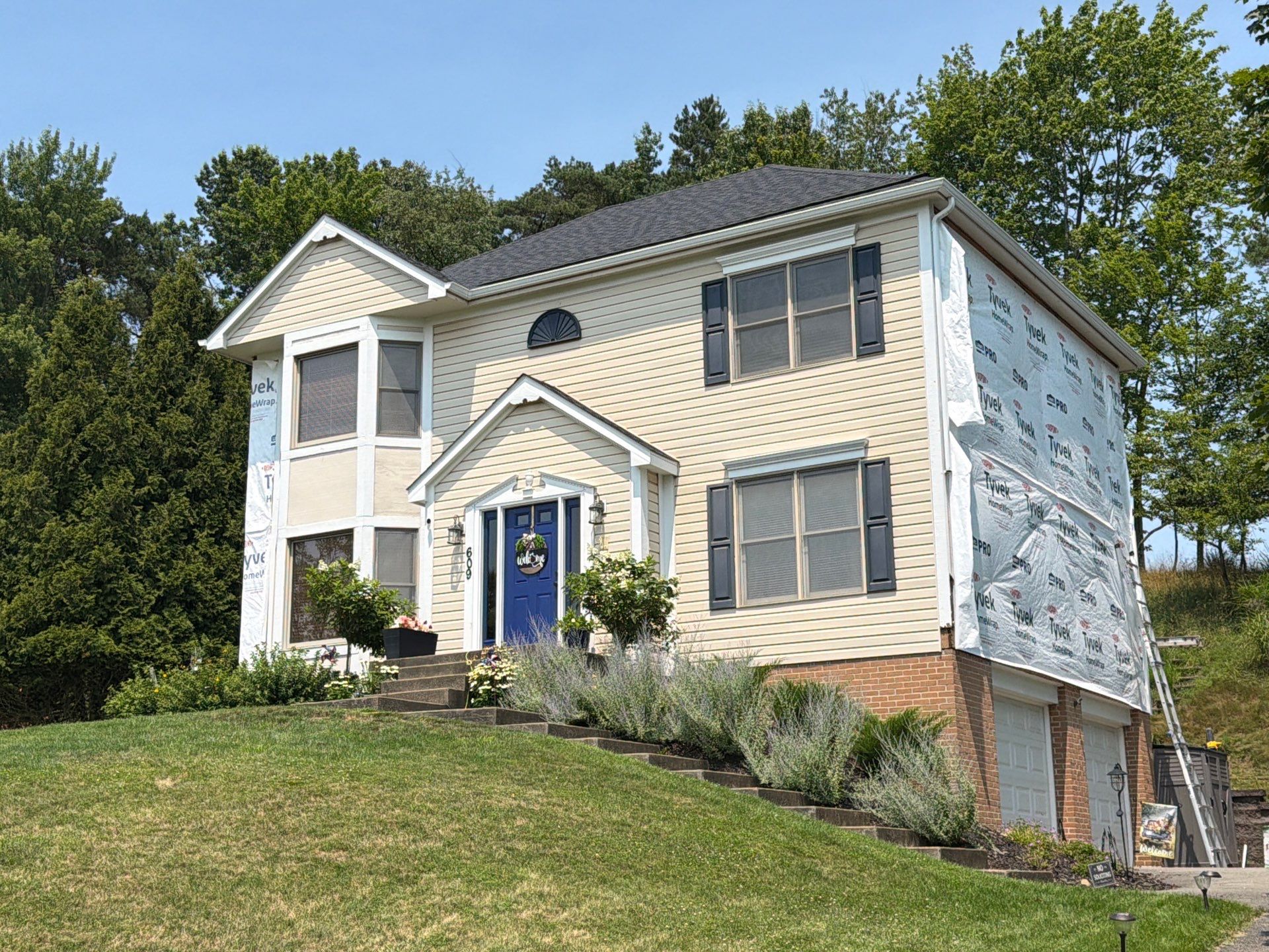 Full Residential Vinyl Siding Renovation With Mastic Cedar Discovery Shingle Shake and Ovation Lap Siding by Ideal Siding Pittsburgh