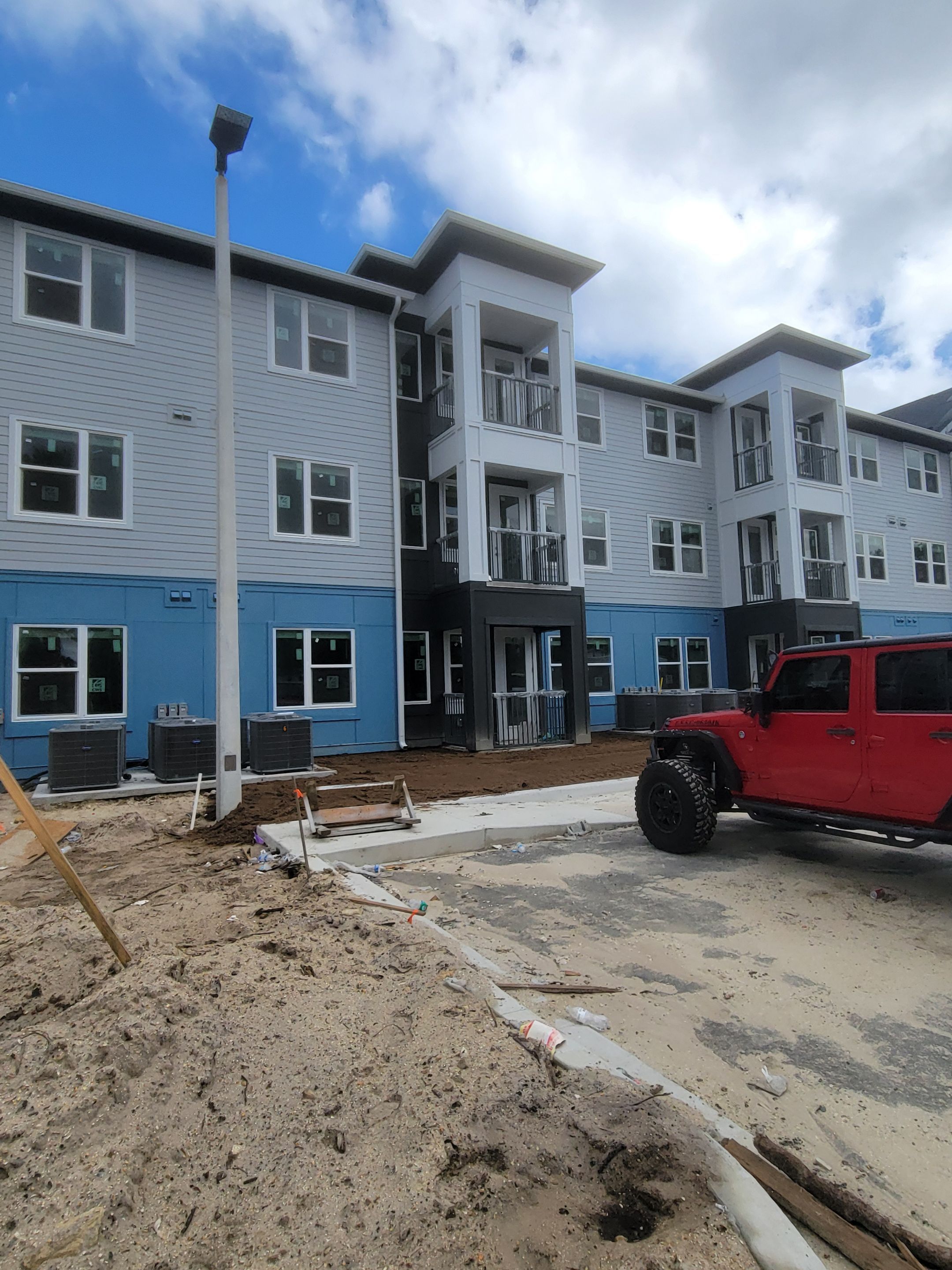 7-Inch Seamless Gutters for Large Roofs in Daytona Beach FL by Gutter Professors