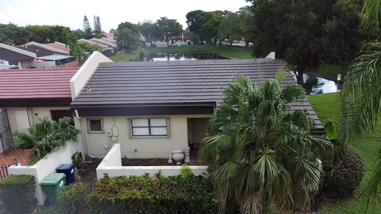  Saxony 900 Tile - by City Roofing Inc