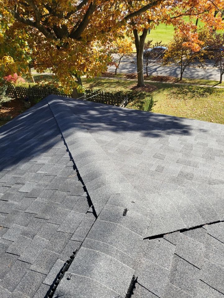 ATLAS PINNACLE COLOR: SCOTCHGARD BLACK SHADOW DRIP EDGE: WHITE by Eagle Eye Roofing