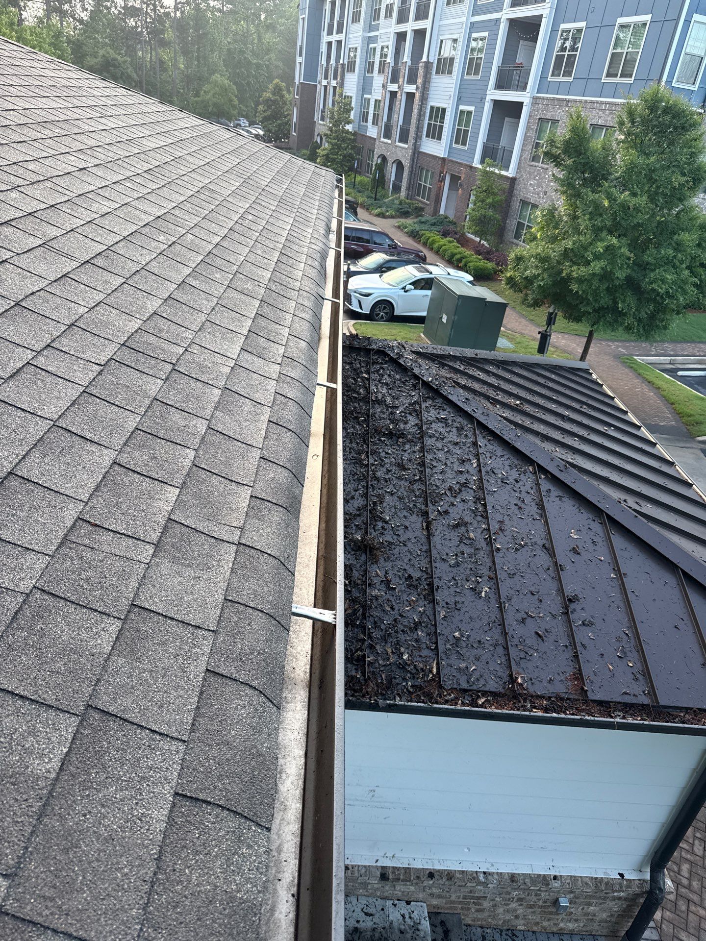 HOA gutter cleaning after photo.