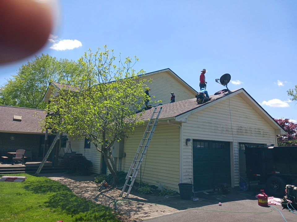 Residential Roofing Installation using Ownes Corning Brownwood Duration by Storm Contracting