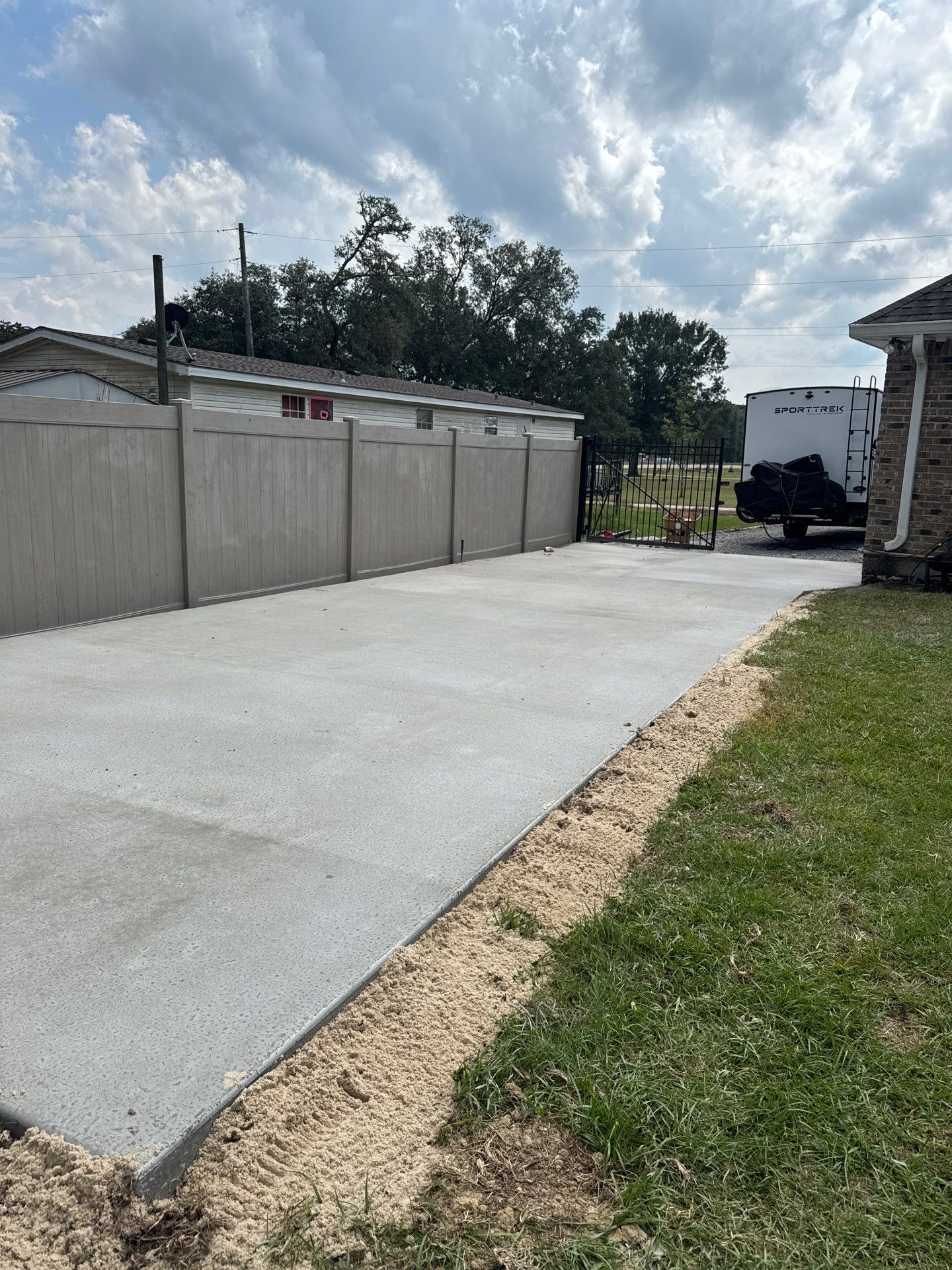 HDS Concrete - Concrete Installation in Maurepas by HDS Contractors
