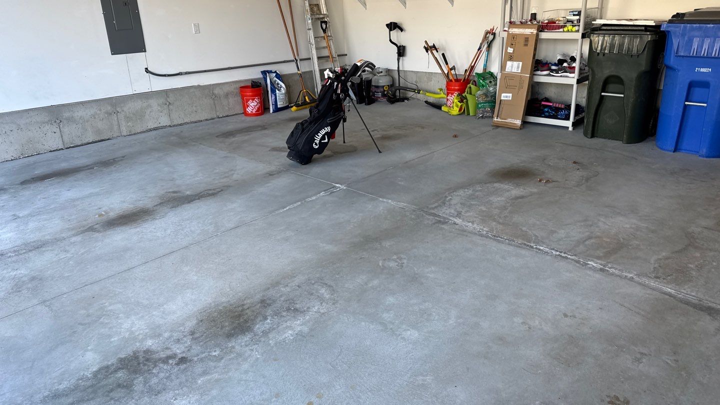 Garage in Londonderry, NH 03053 by Symphony Concrete Coatings