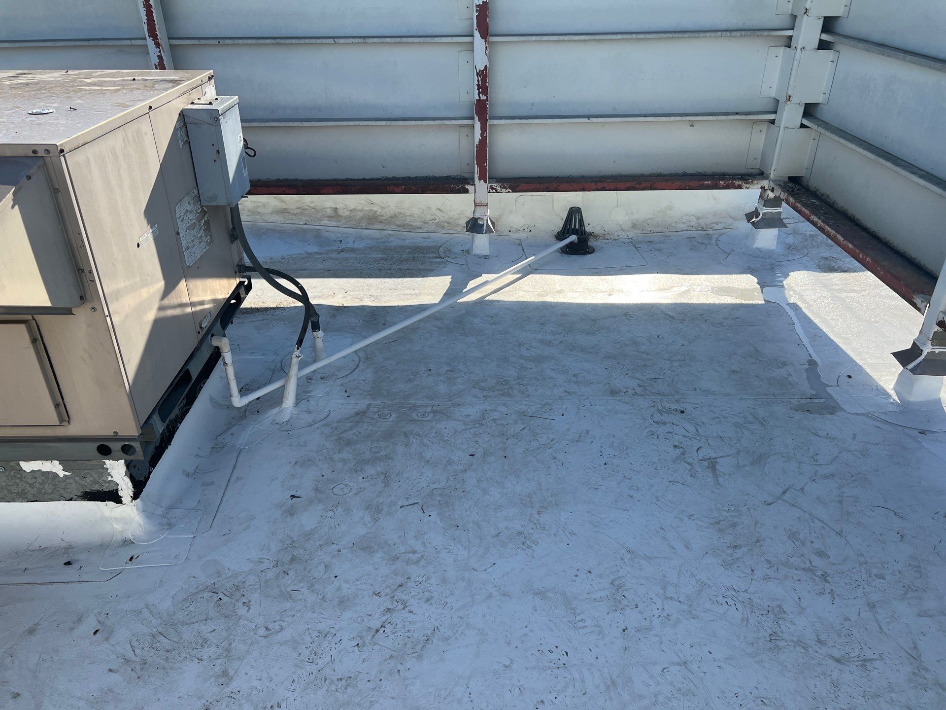 TPO single-ply roofing system using GAF Everguard 60 mil by Straight Edge Roofing Inc