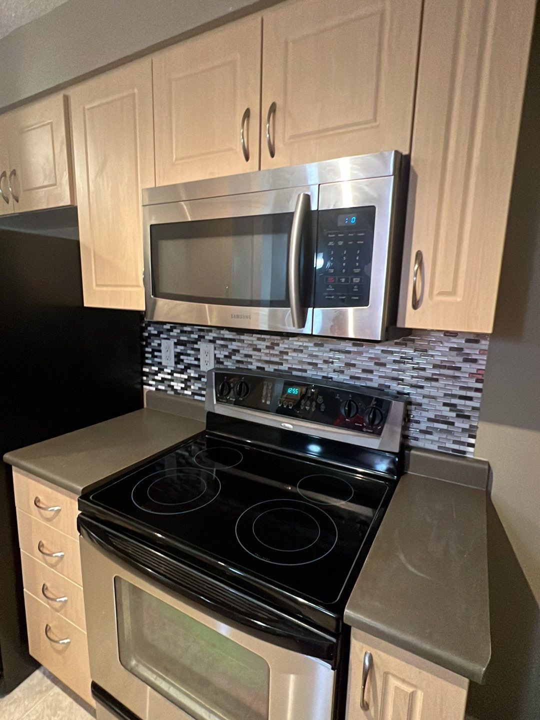 Moveout Clean - Very dirty by Tidyups Cleaning Service Inc