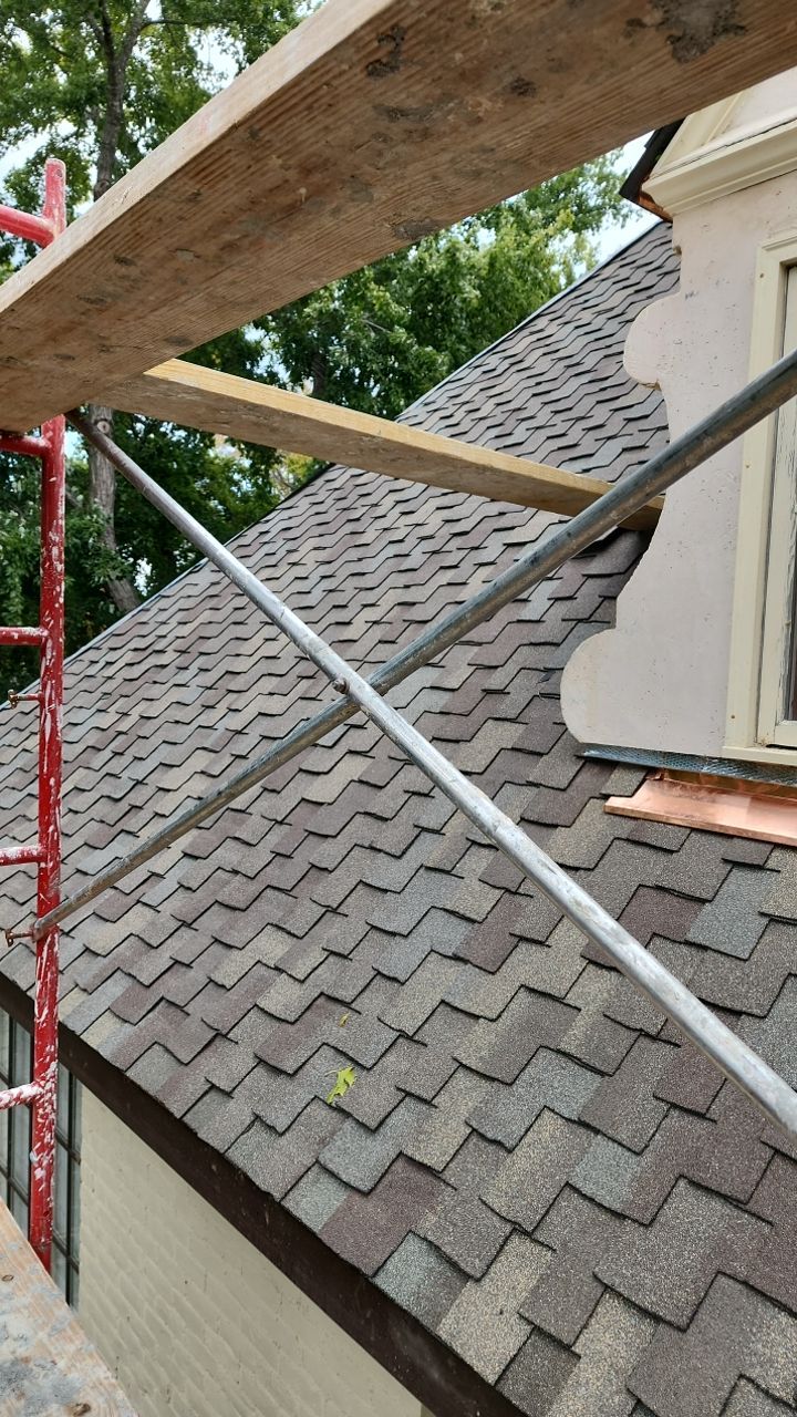 Presidential Shake Install by Paragon Roofing