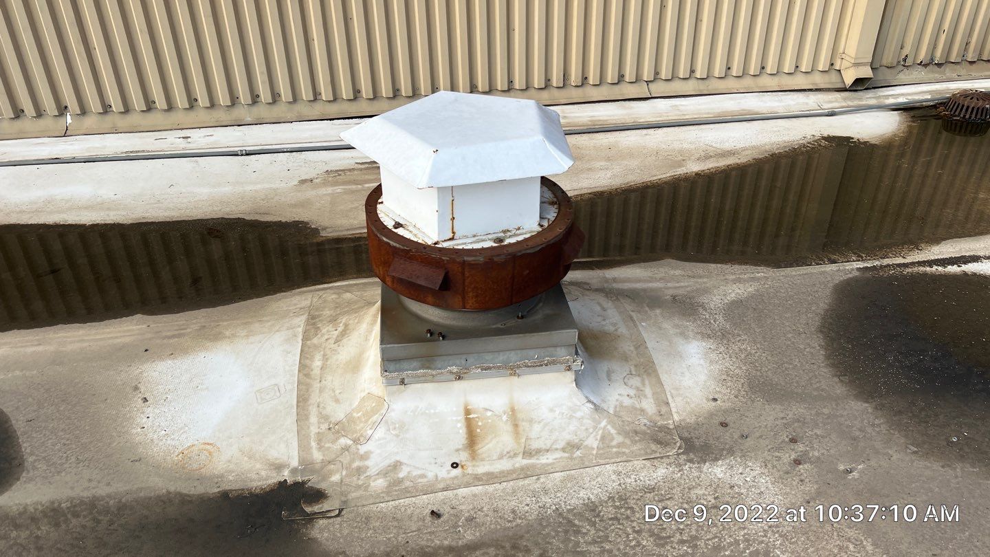 TPO single-ply roofing system using GAF by Straight Edge Roofing Inc