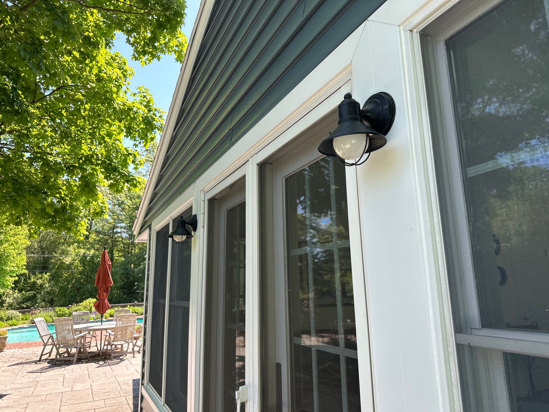 Vinyl Siding Transformation – Pacific Blue by Mighty Dog Roofing of Greater Middlesex County
