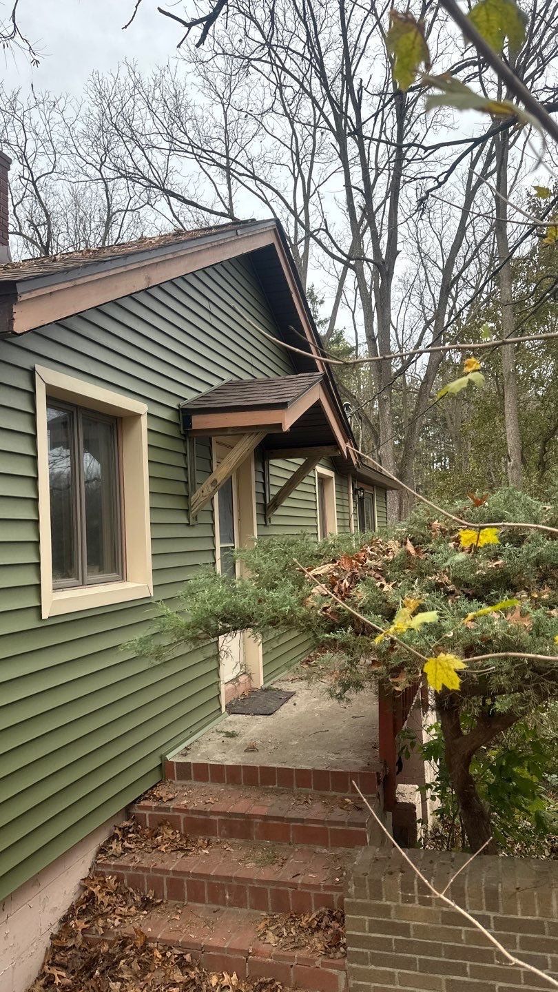 Siding Replacement using CertainTeed Restoration Classis D4 by 180 Contractors